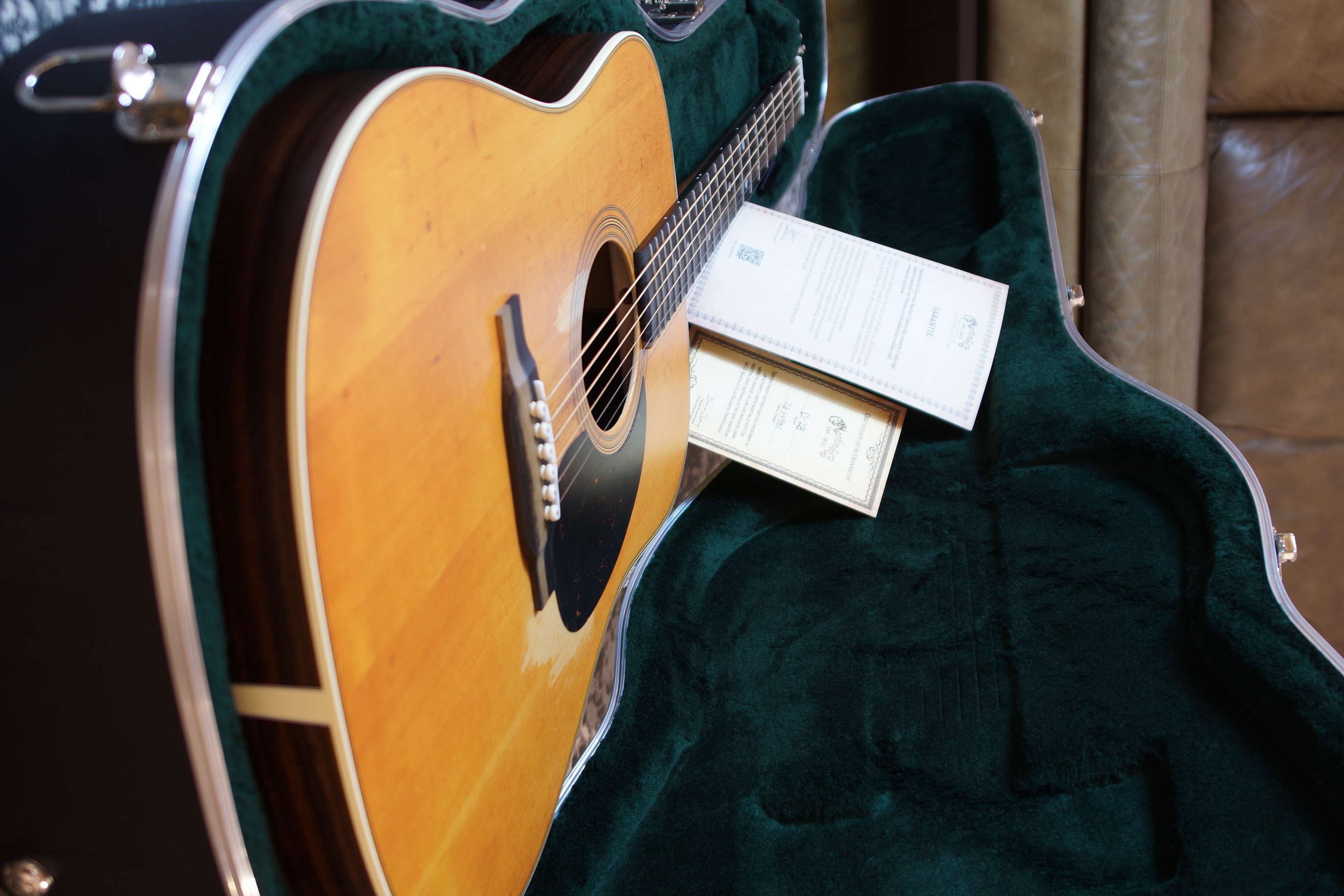 Martin D-28 Street Legend