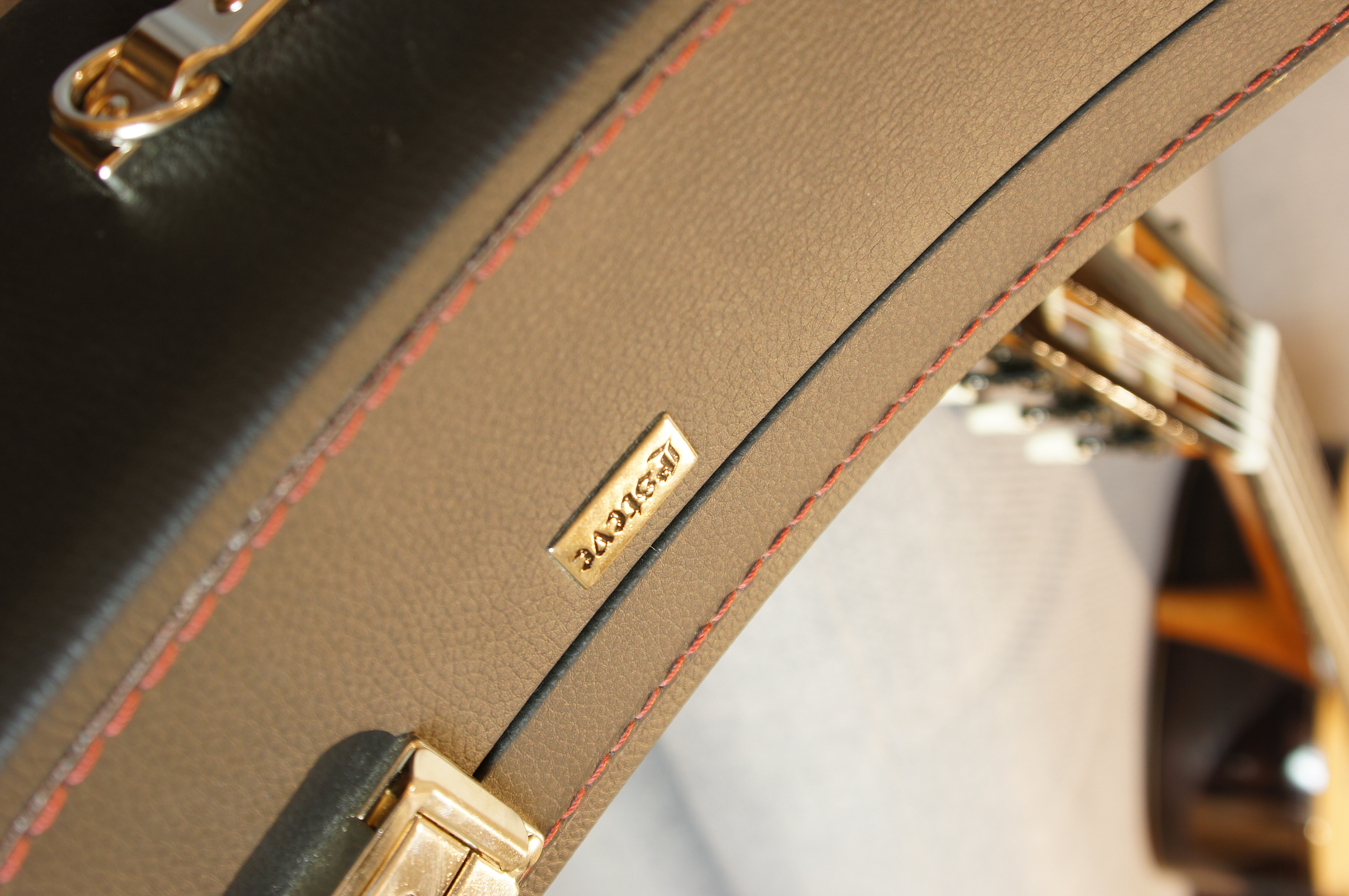 Esteve Torres Nitro inklusive Koffer