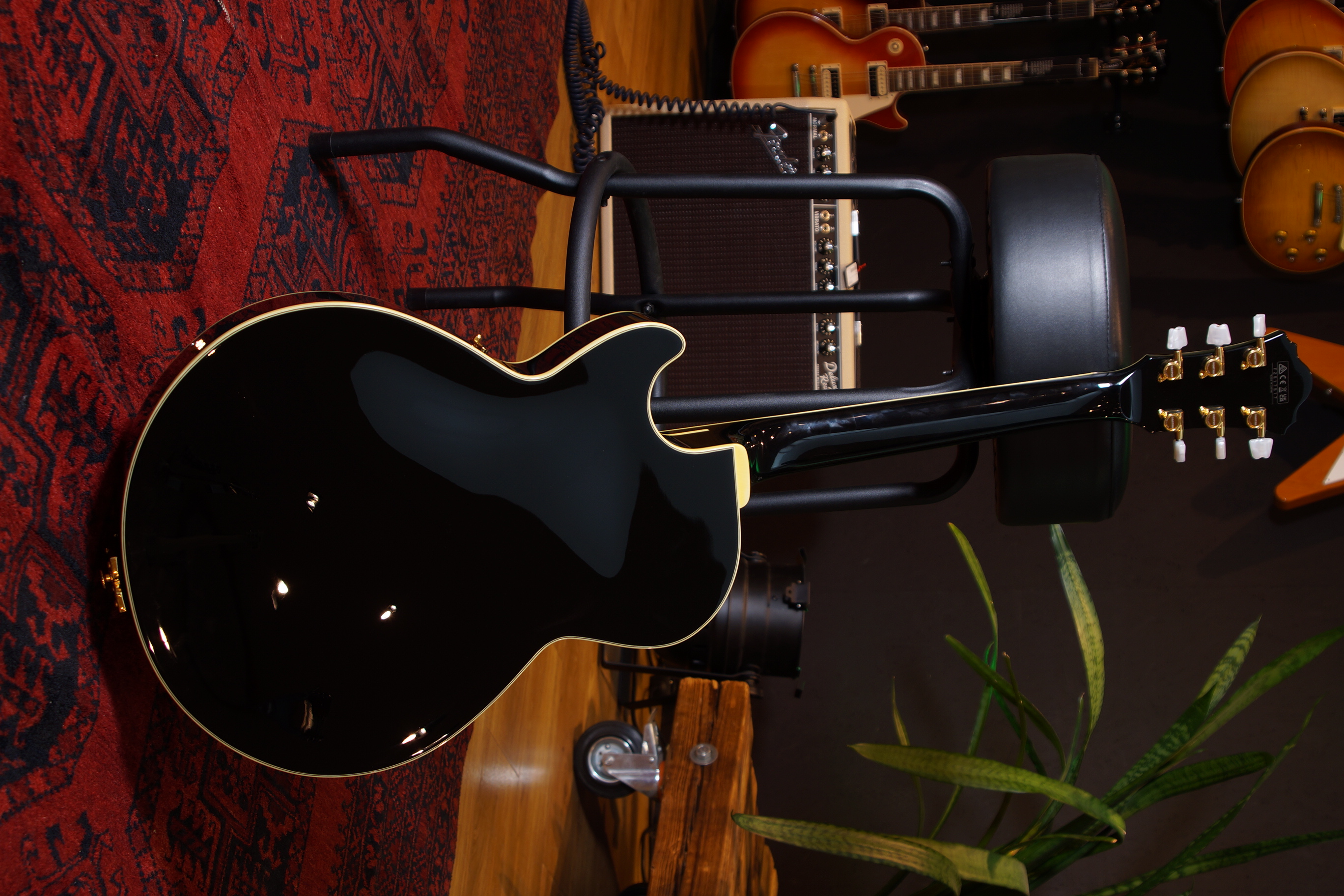 IBANEZ George Benson Signature Hollowbody Gitarre 6-String - Black + Koffer