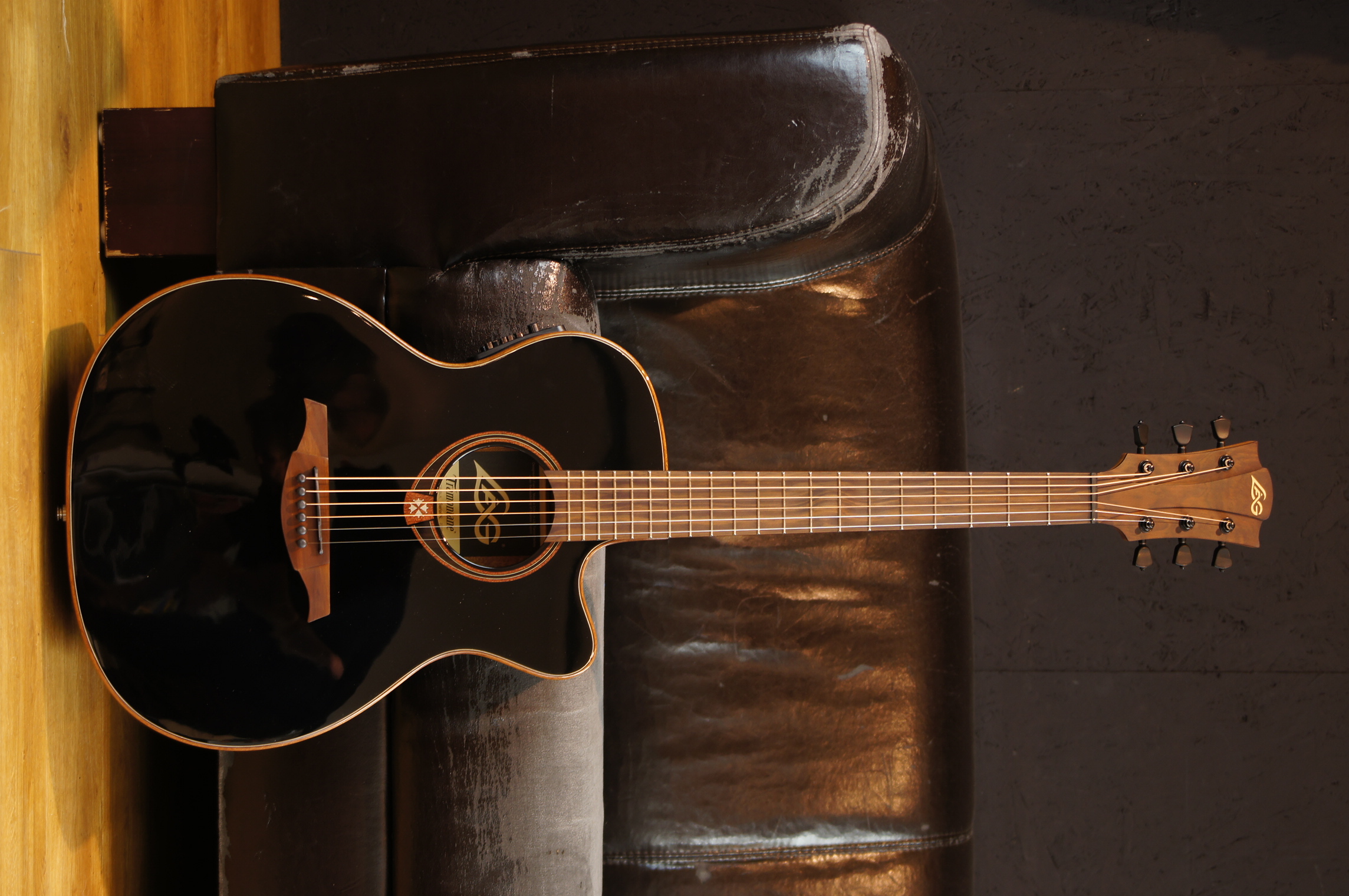 LAG Westerngitarre Tramontane 118 Auditorium schwarz