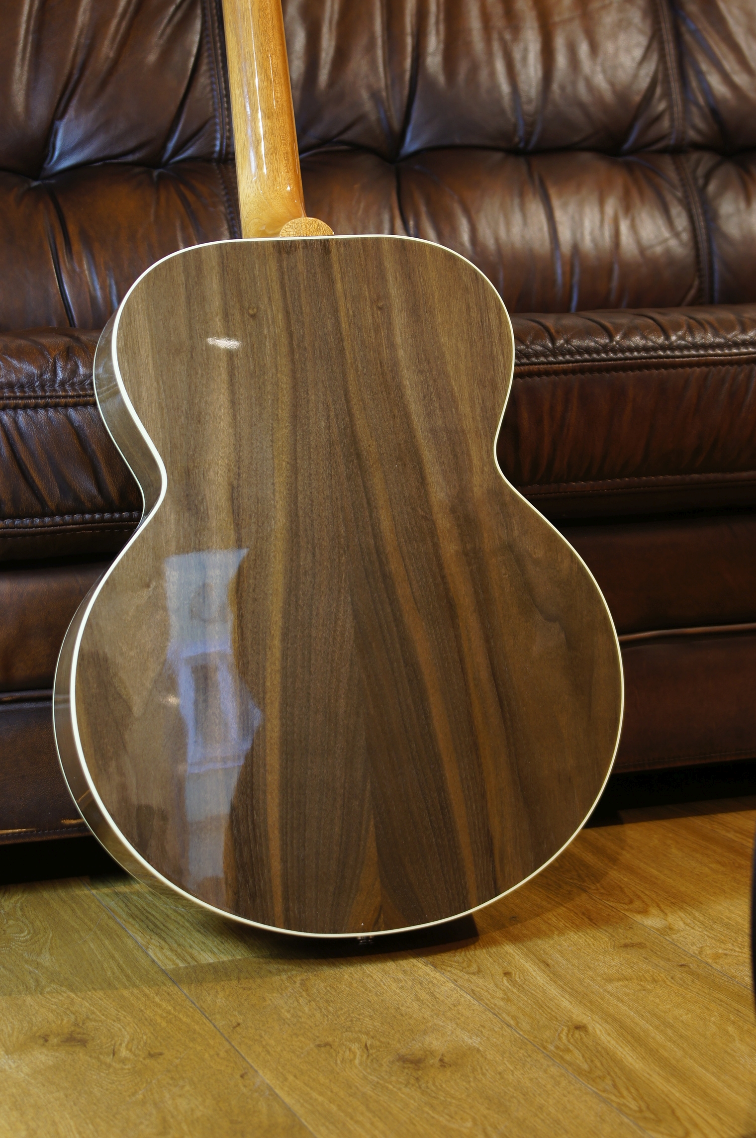 Gibson SJ-200 Studio Walnut Antique Natural