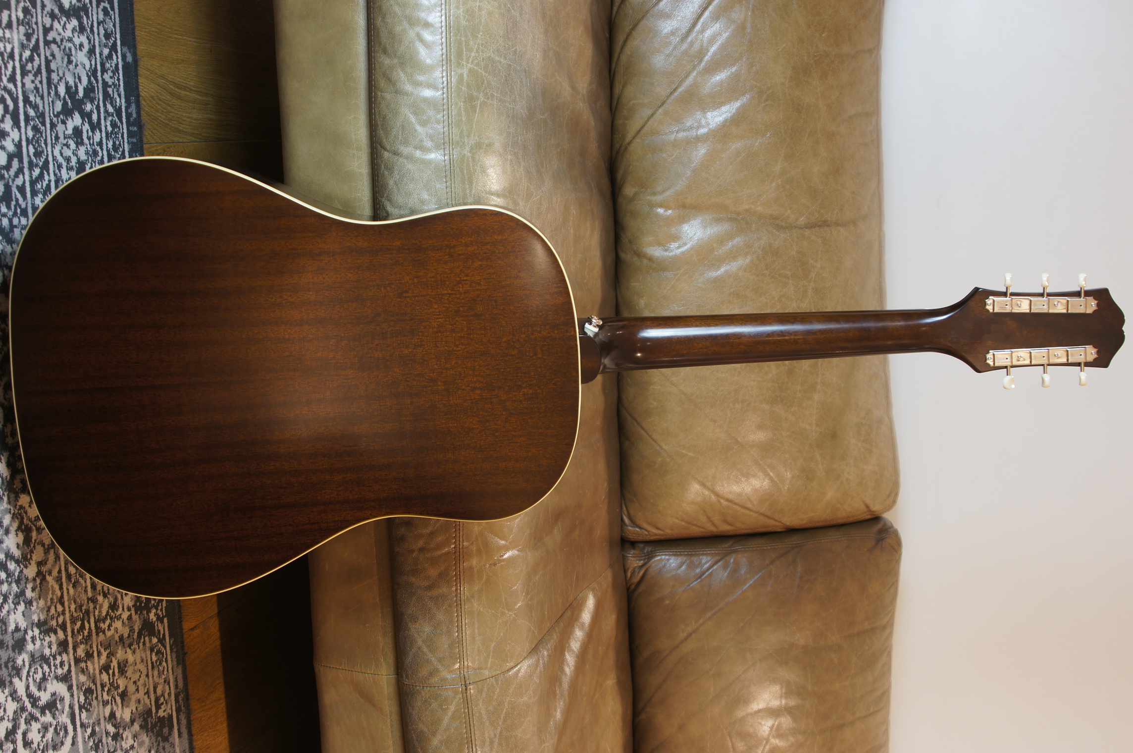 Epiphone J-45 Aged Vintage Sunburst Gloss
