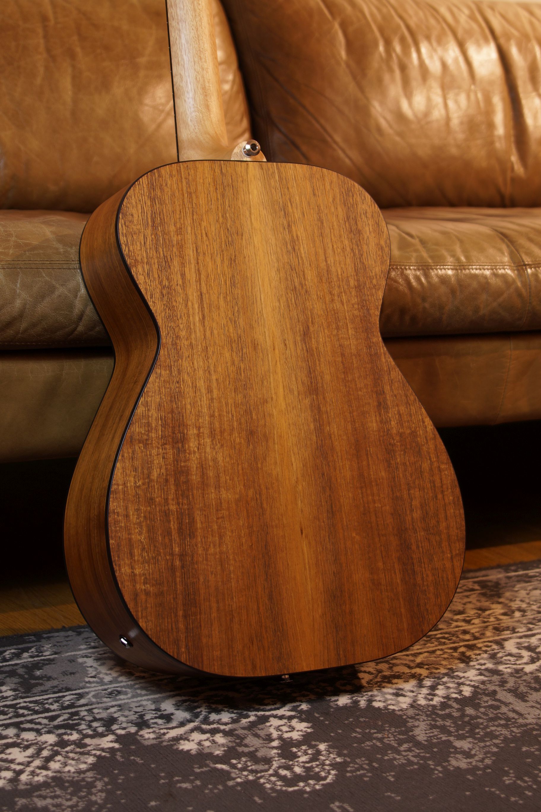 Maton EBW 808