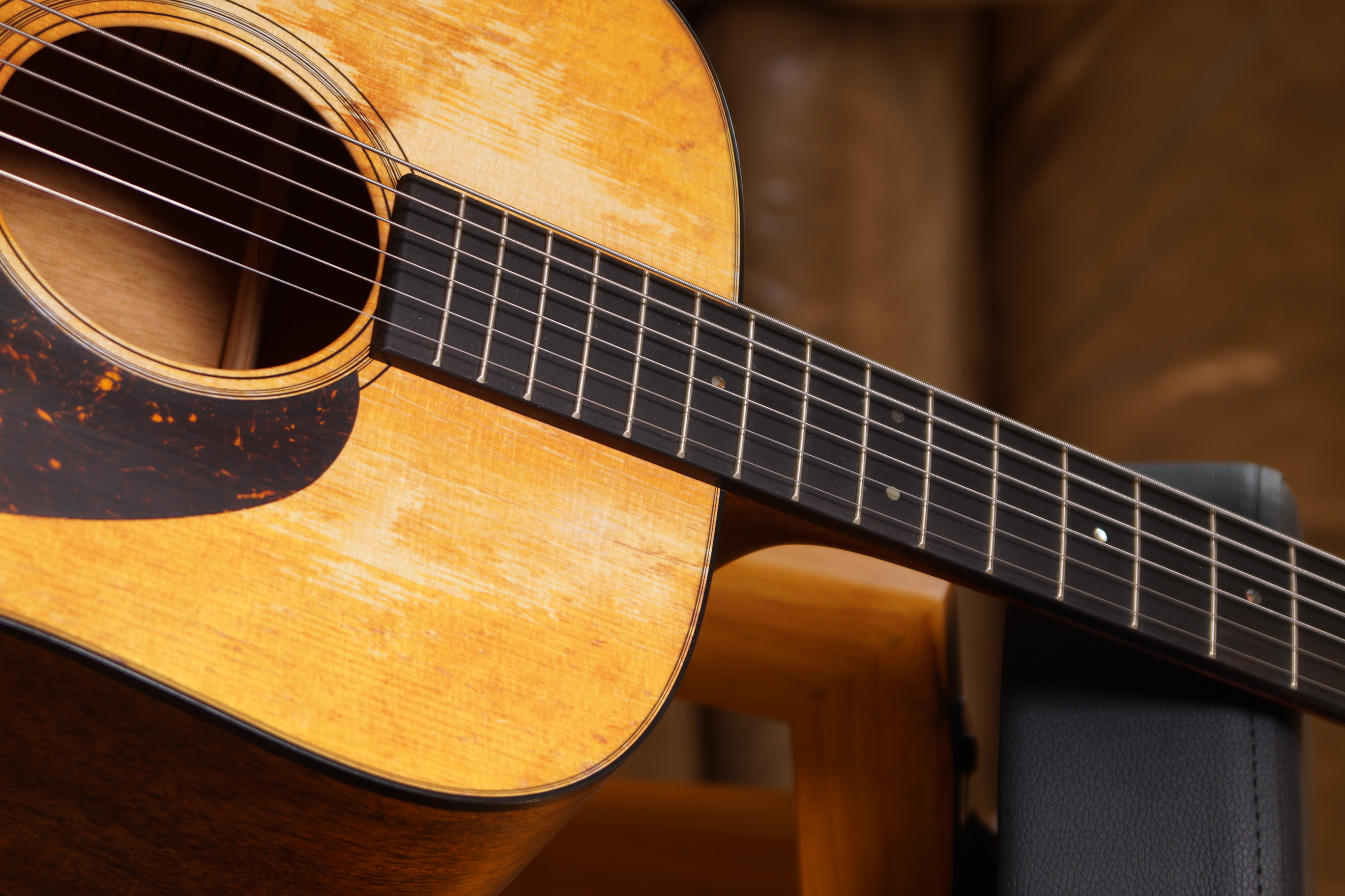 Martin D-18 Street Legend