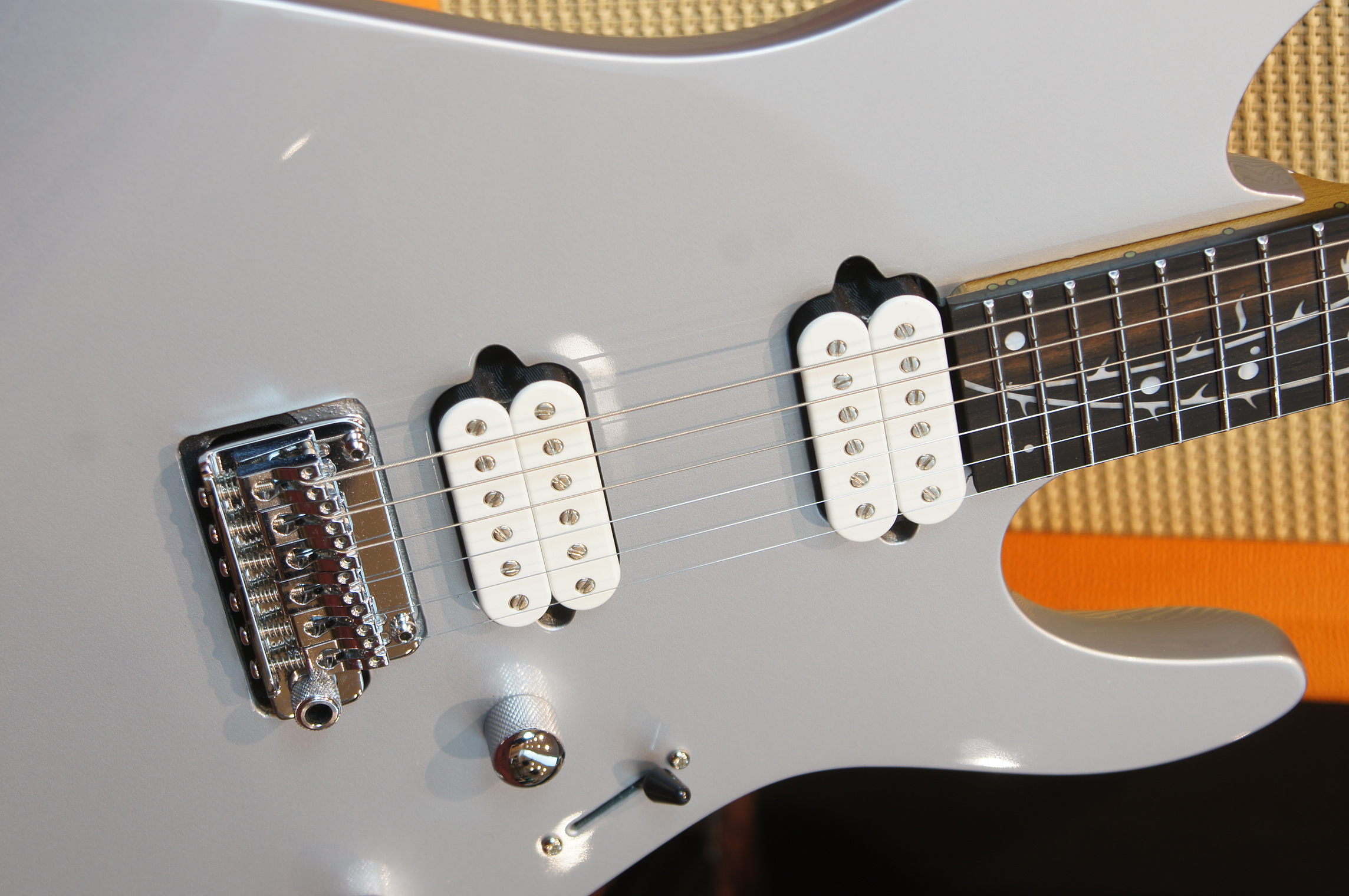 IBANEZ Tim Henson Signature AZ E-Gitarre 6-String + Gigbag - B-Ware