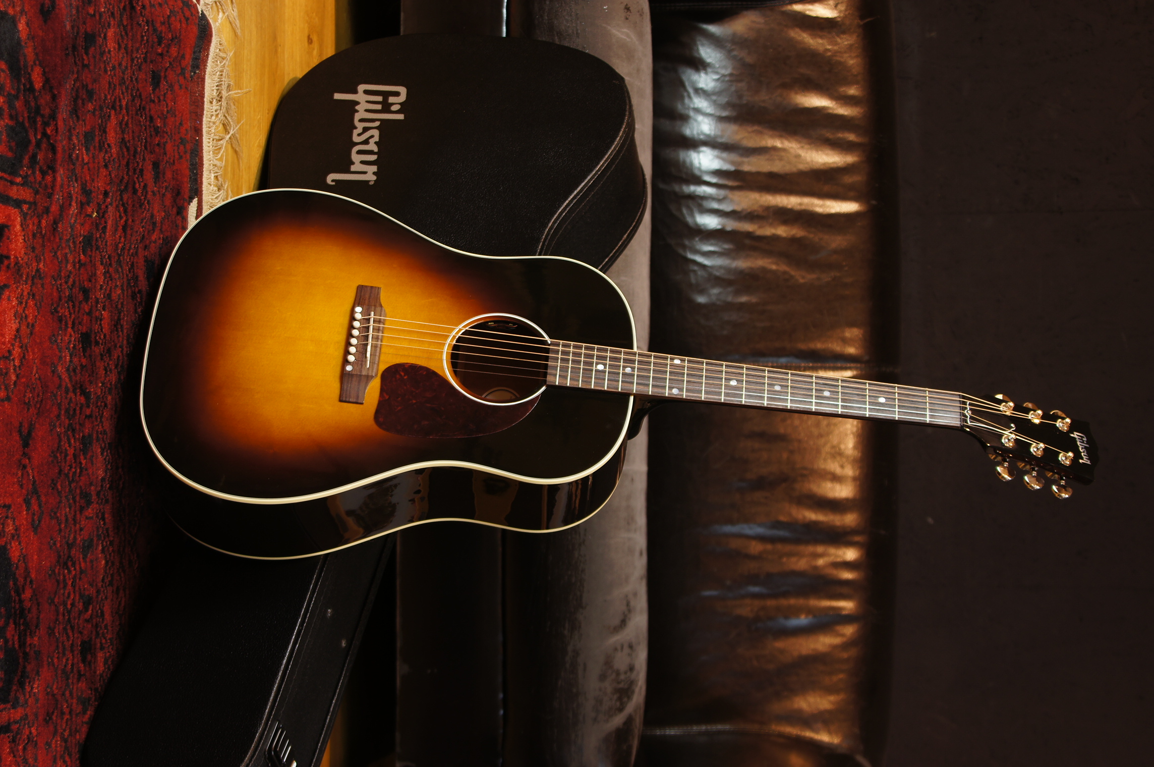 Gibson J-45 Standard Vintage Sunburst
