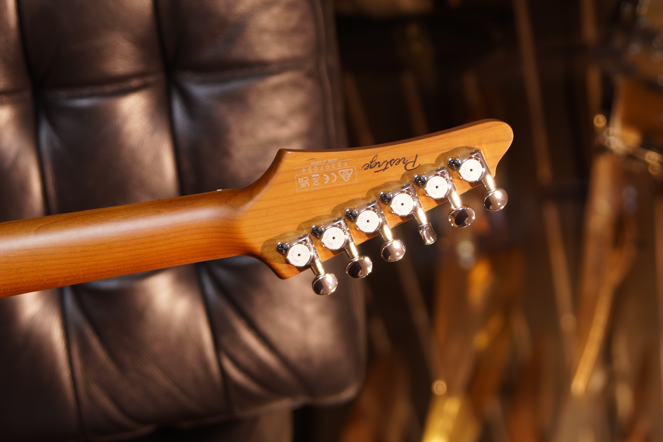 IBANEZ Prestige AZS 6-Str Black B-Stock inkl. Koffer