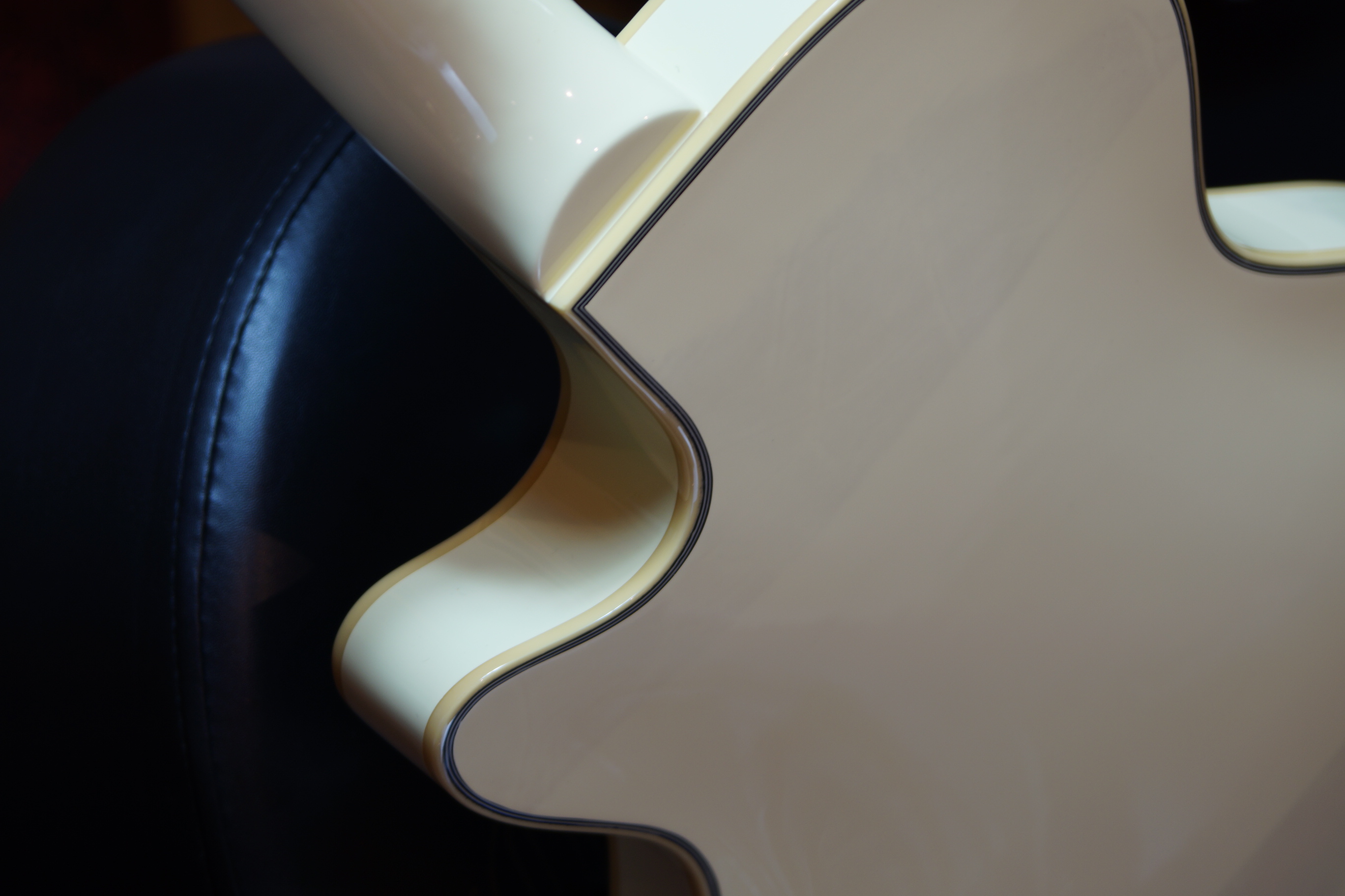 Duesenberg Starplayer TV Duo Tone Catalina Blue B-Stock inkl. Koffer