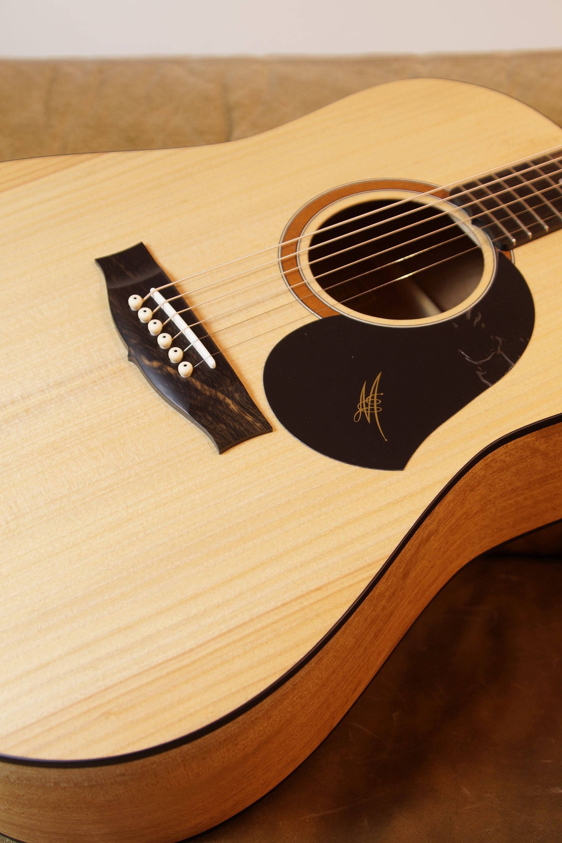 Maton SRS 60