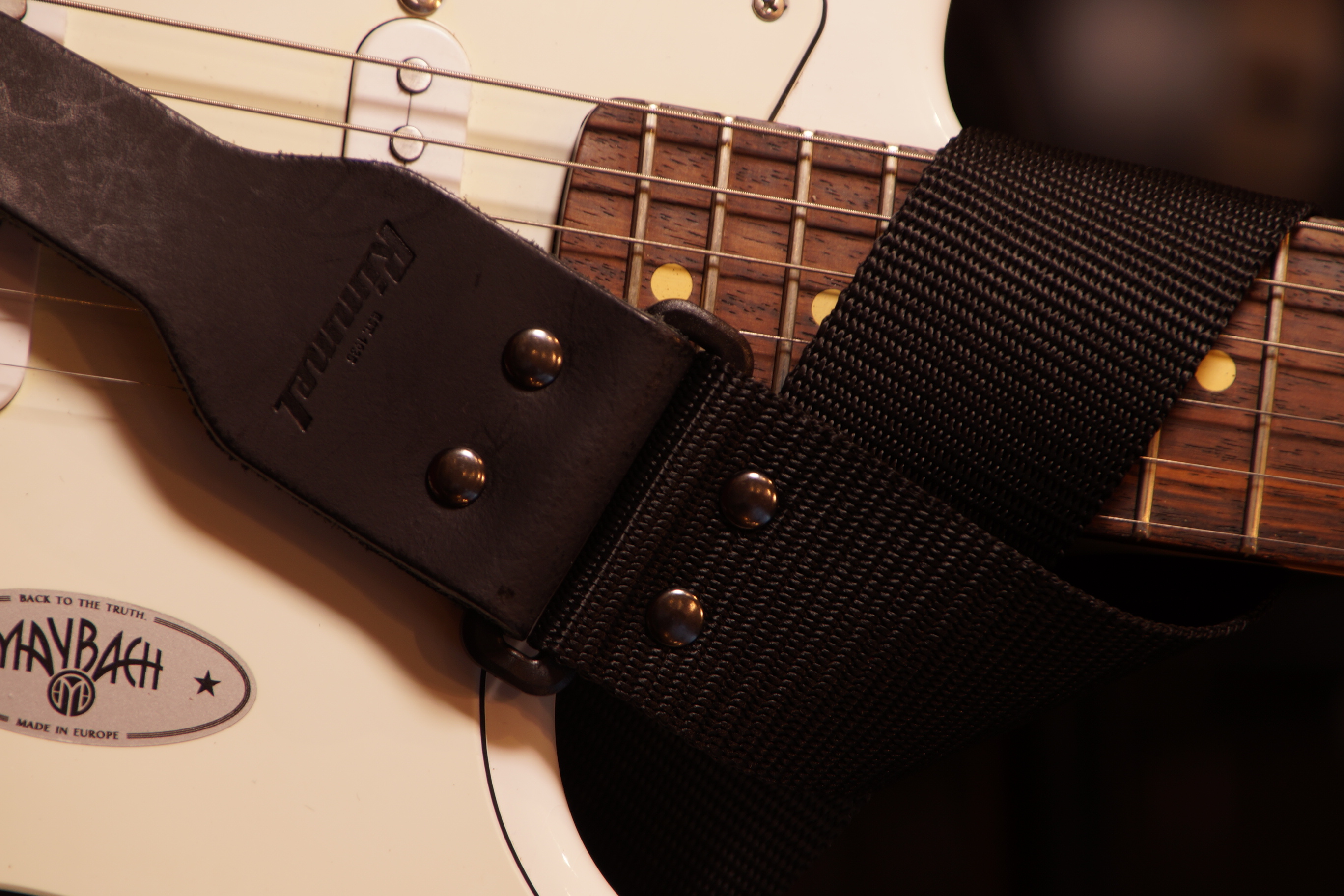 Rimmel - Woven Strap Black Leather Ends