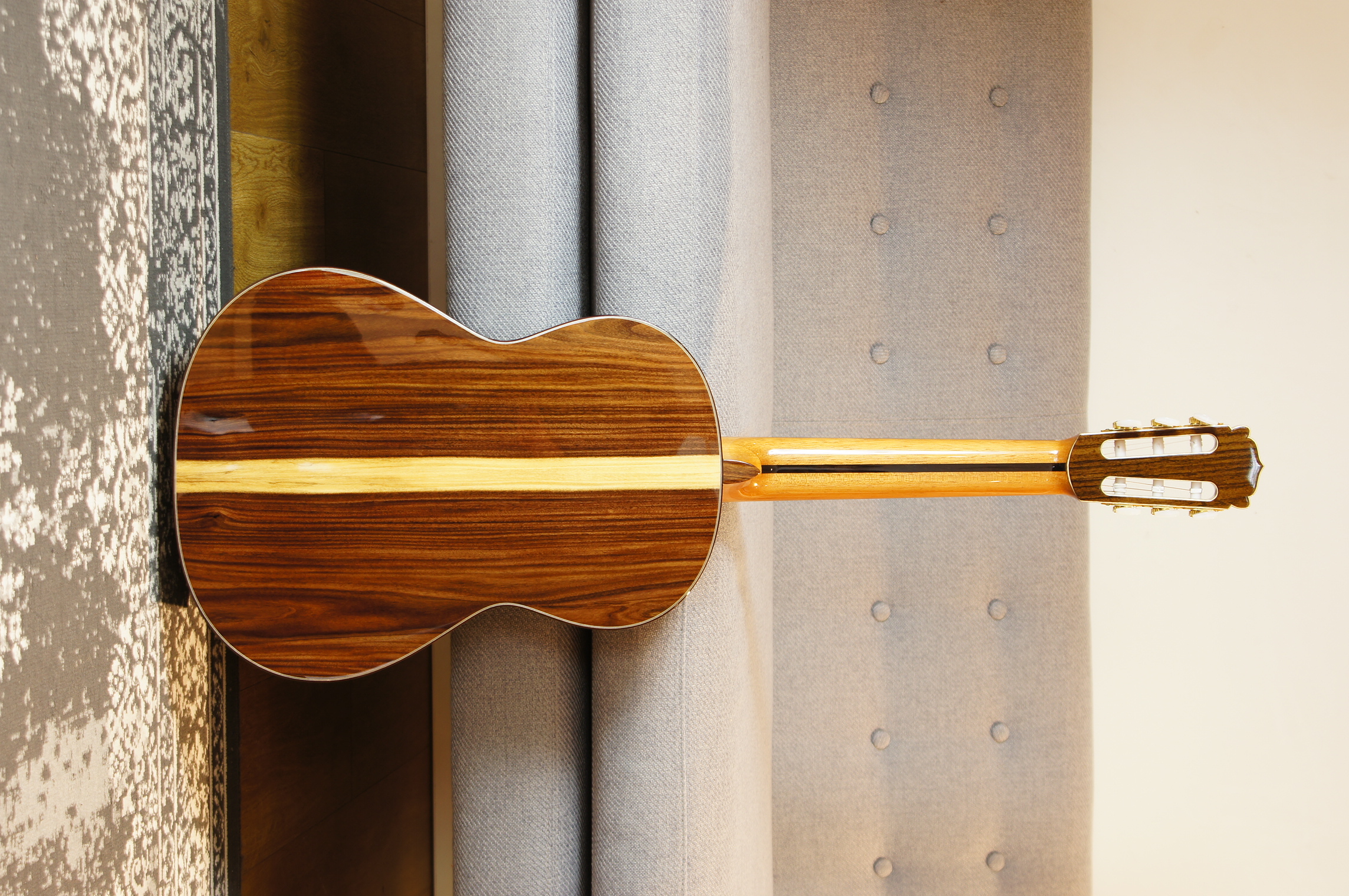 Hanika 56 SC Santos-Palisander / Zeder inklusive Tasche