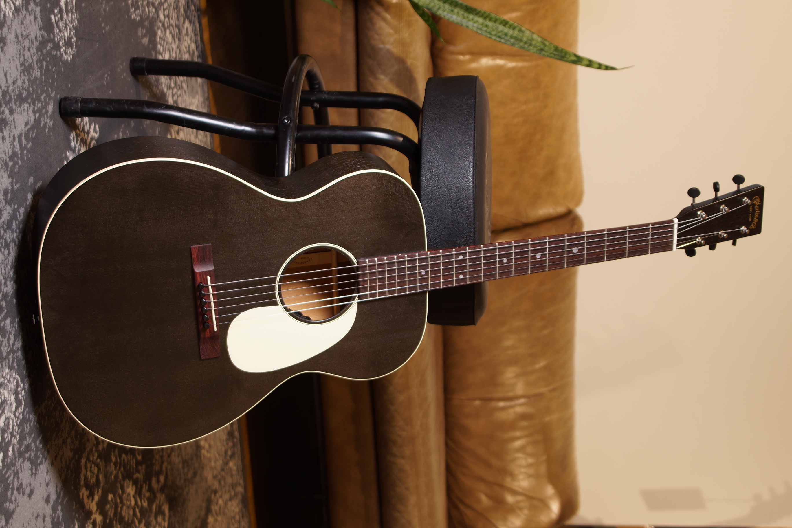 Martin 000-17E Black Smoke