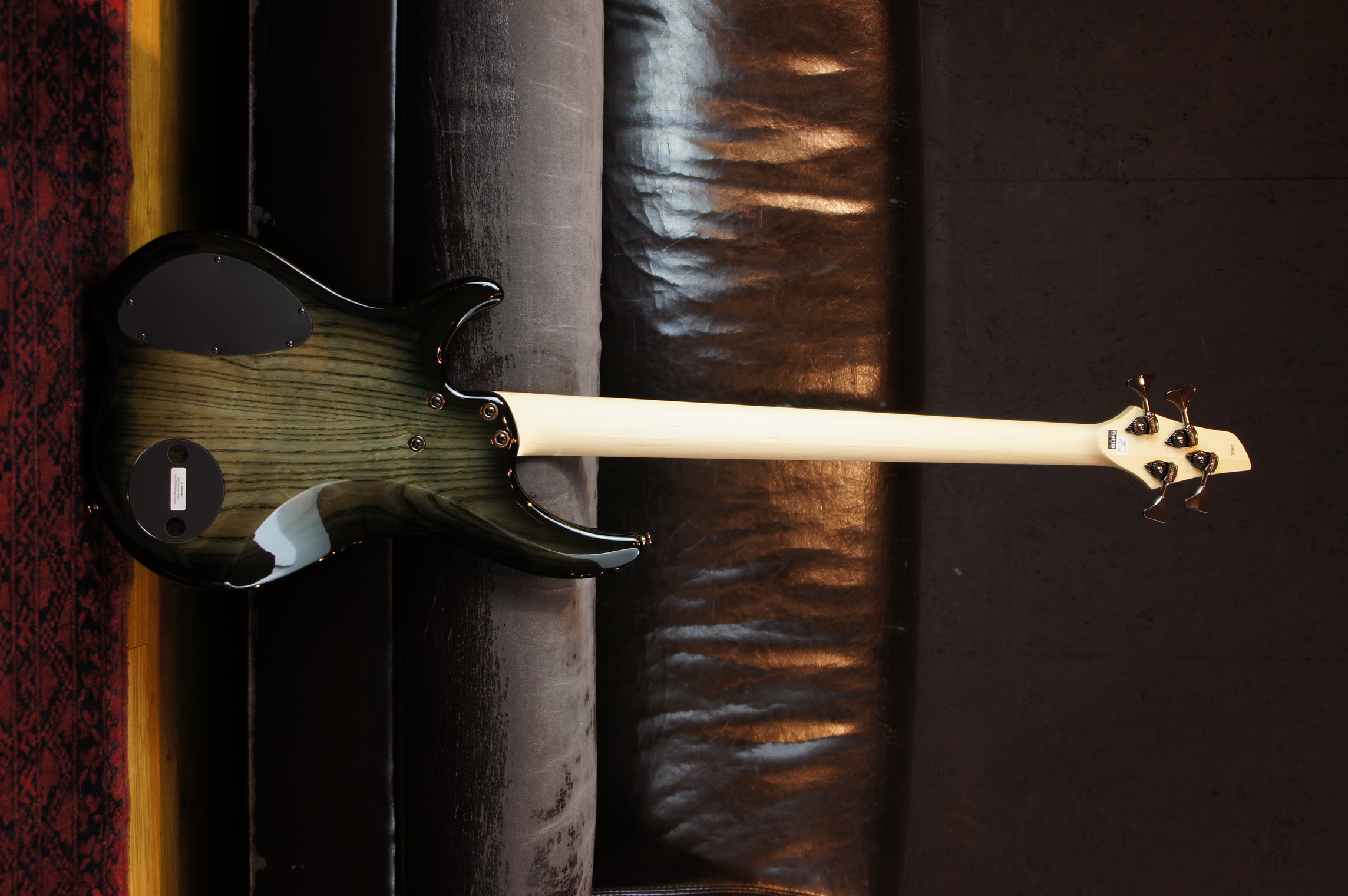 Dingwall CB2 Combustion 4-String Mapleneck 2 Tone Black Burst