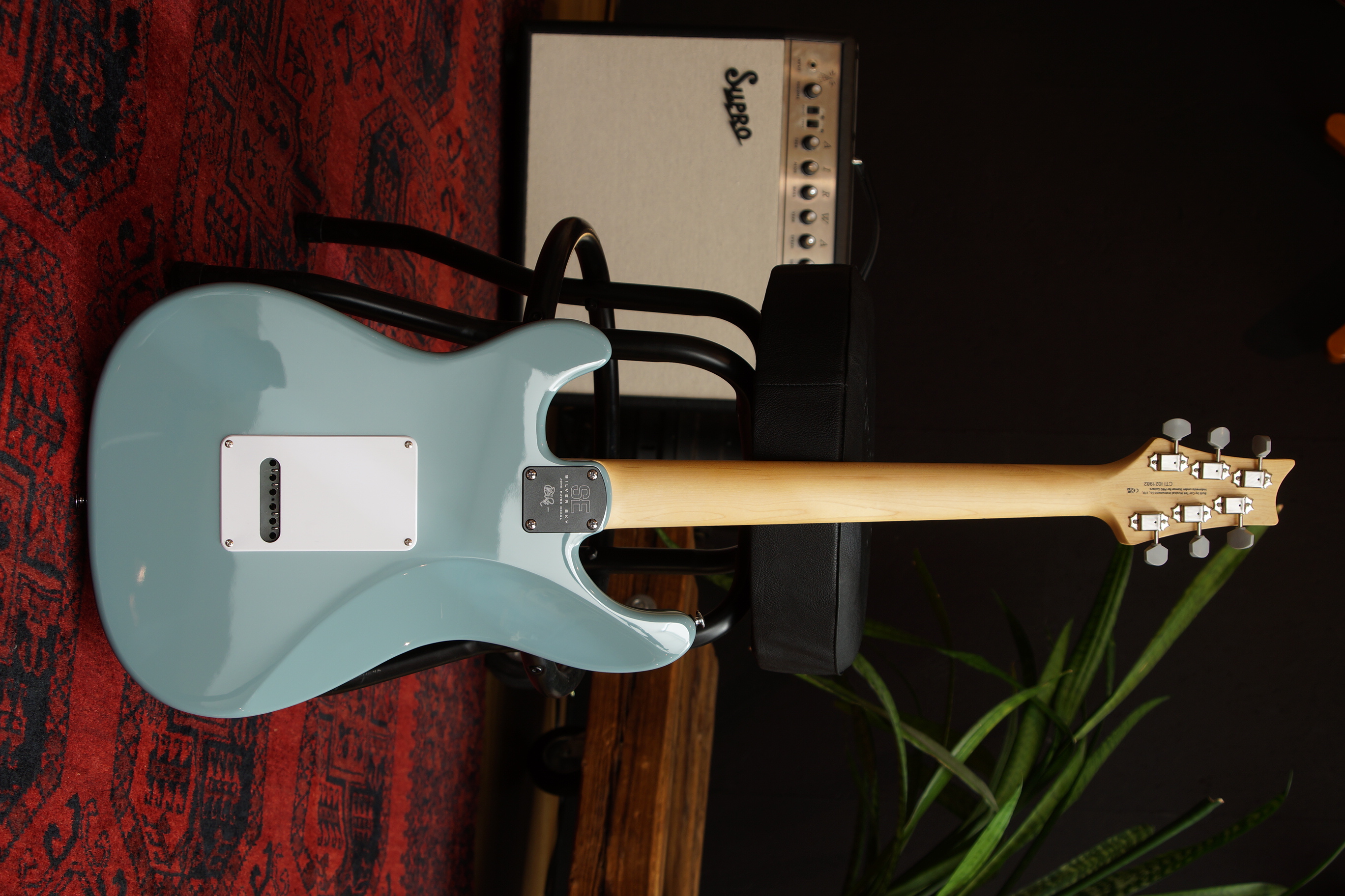 PRS SE Silver Sky Maple Stone Blue