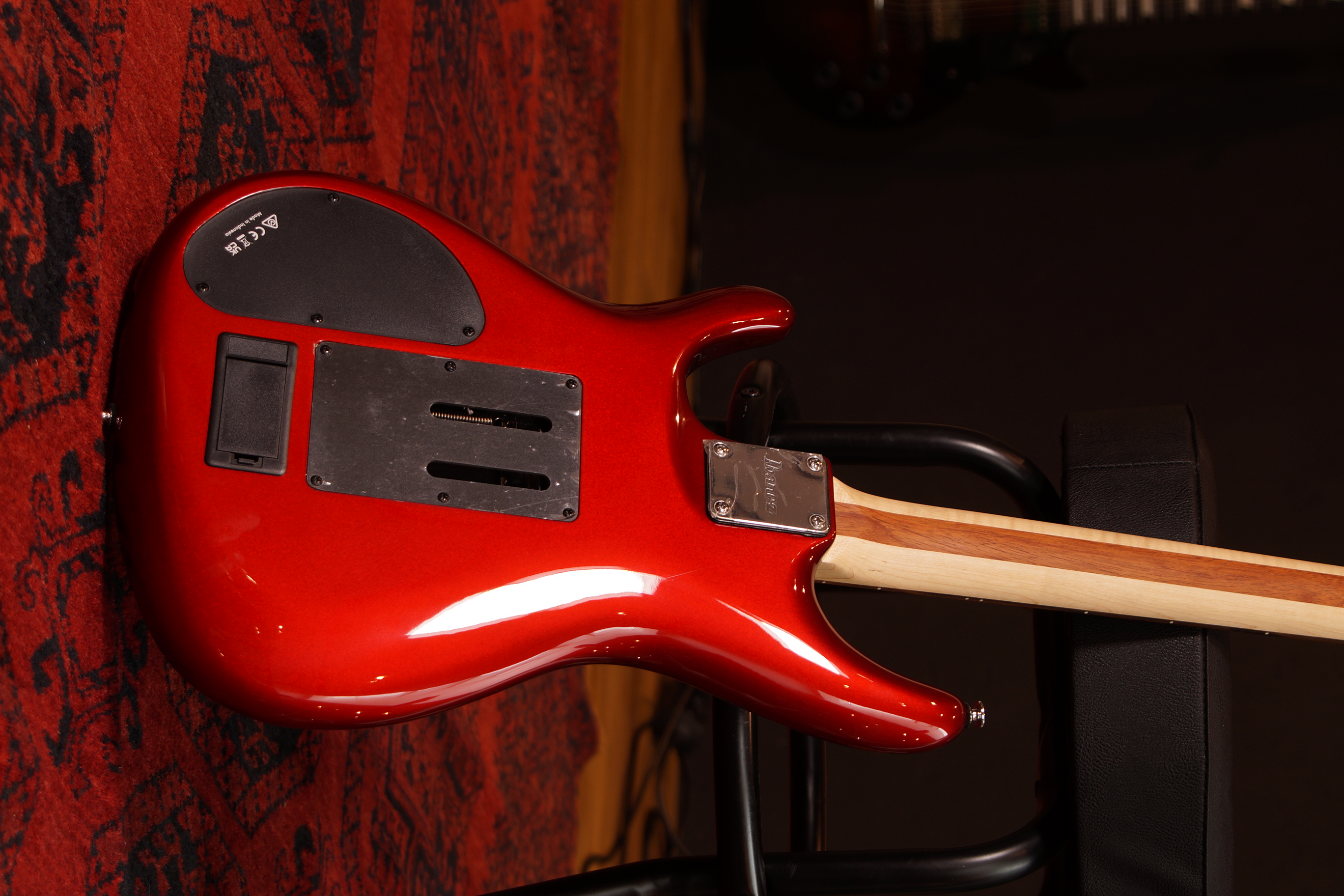 IBANEZ Joe Satriani Signature E-Gitarre 6-String - Candy Apple + Gigbag, B-Stock