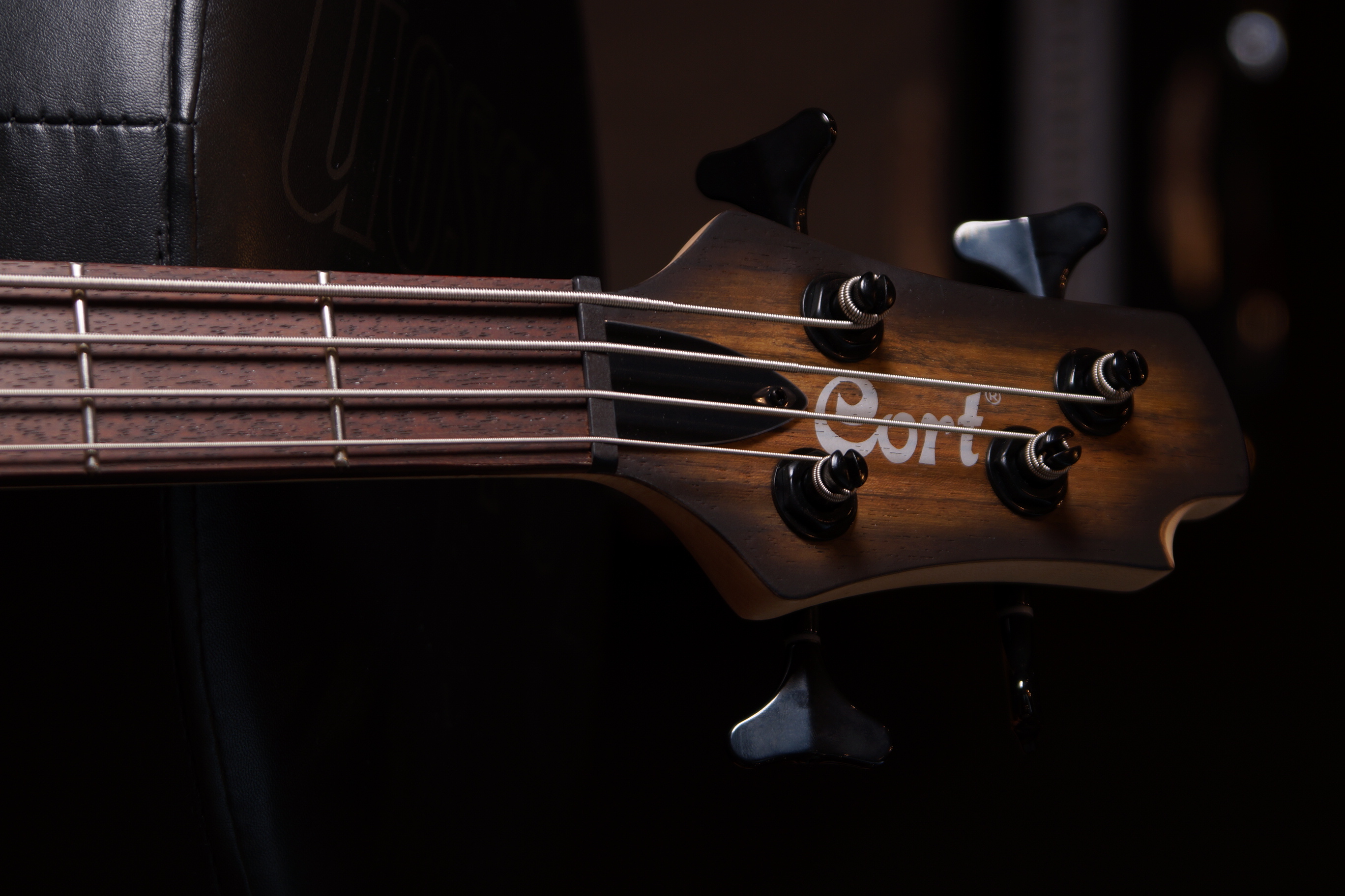 Cort E-Bass C4 Plus OVMH, Open Pore Antiqe Brown Burst