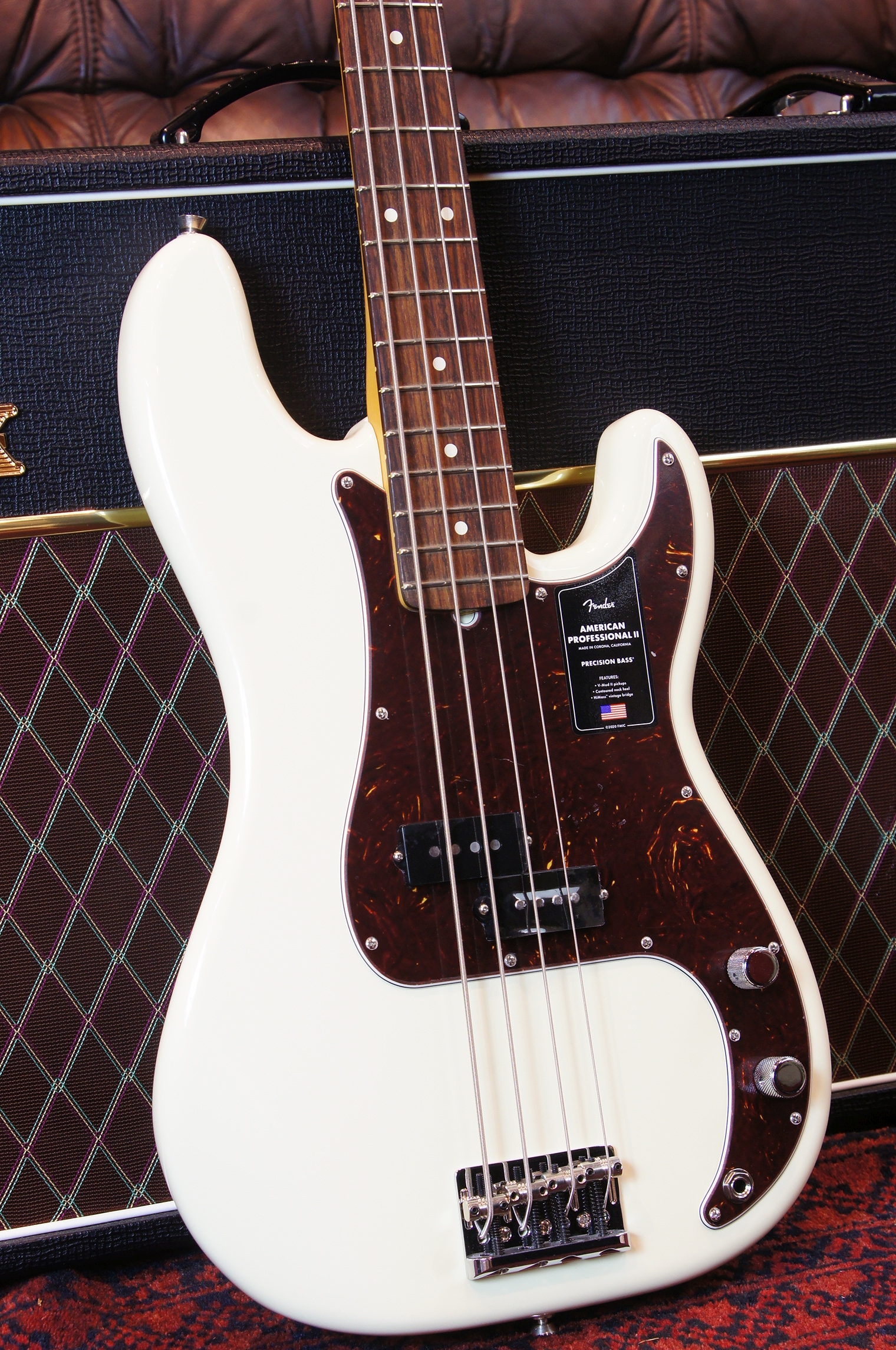 Fender American Professional II Precision Bass®, Rosewood Fingerboard, Olympic White