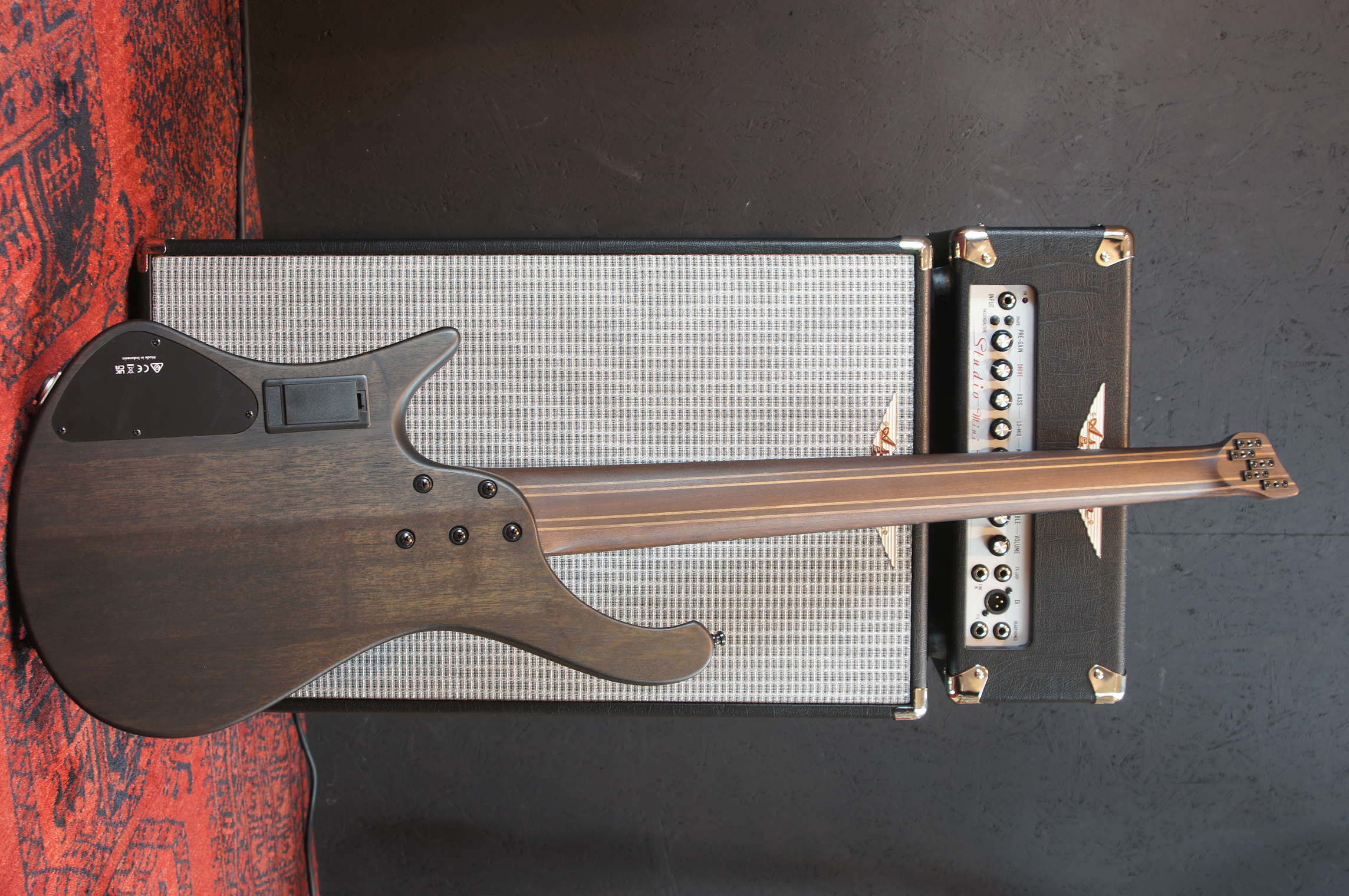 IBANEZ Bass Workshop 5-String Multiscale Black Ice Flat - B-Stock