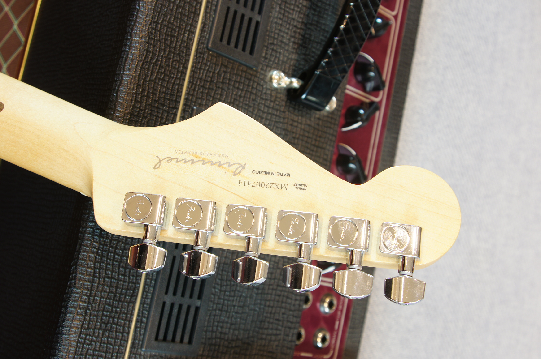 Fender Player Stratocaster Maple Fingerboard Buttercream