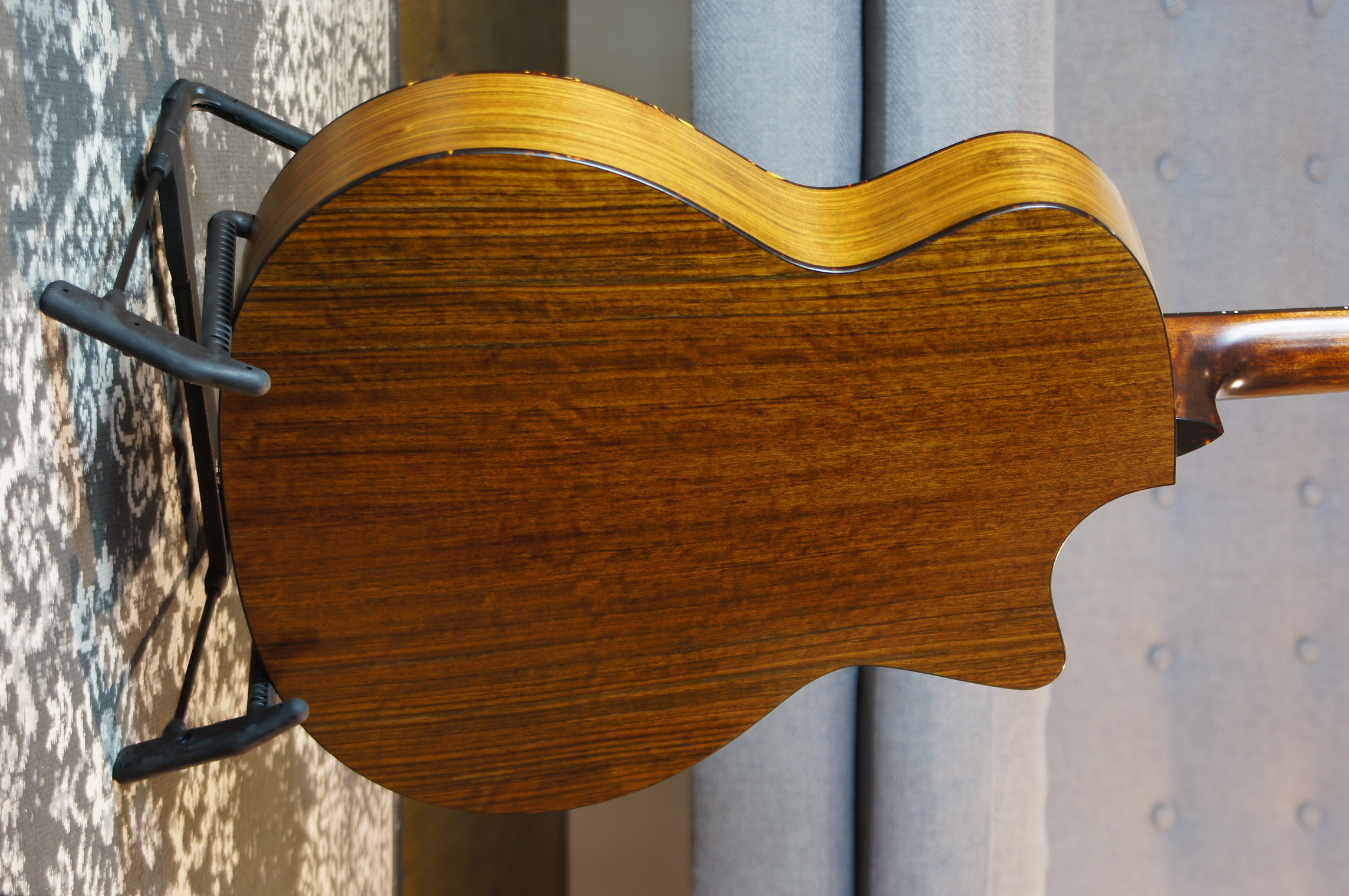 Eastman AC222LCE Linkshänder mit Tonabnehmer inklusive Gigbag