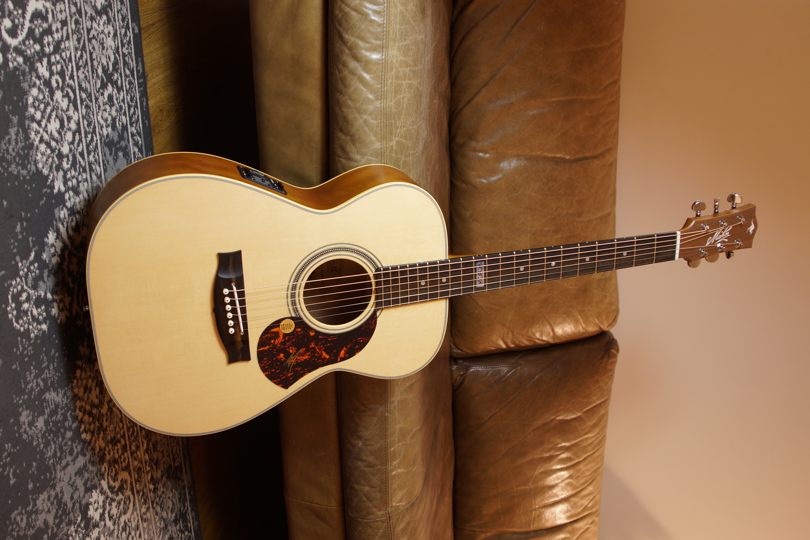 Maton EBG 808 TE - Tommy Emmanuel Signature Modell