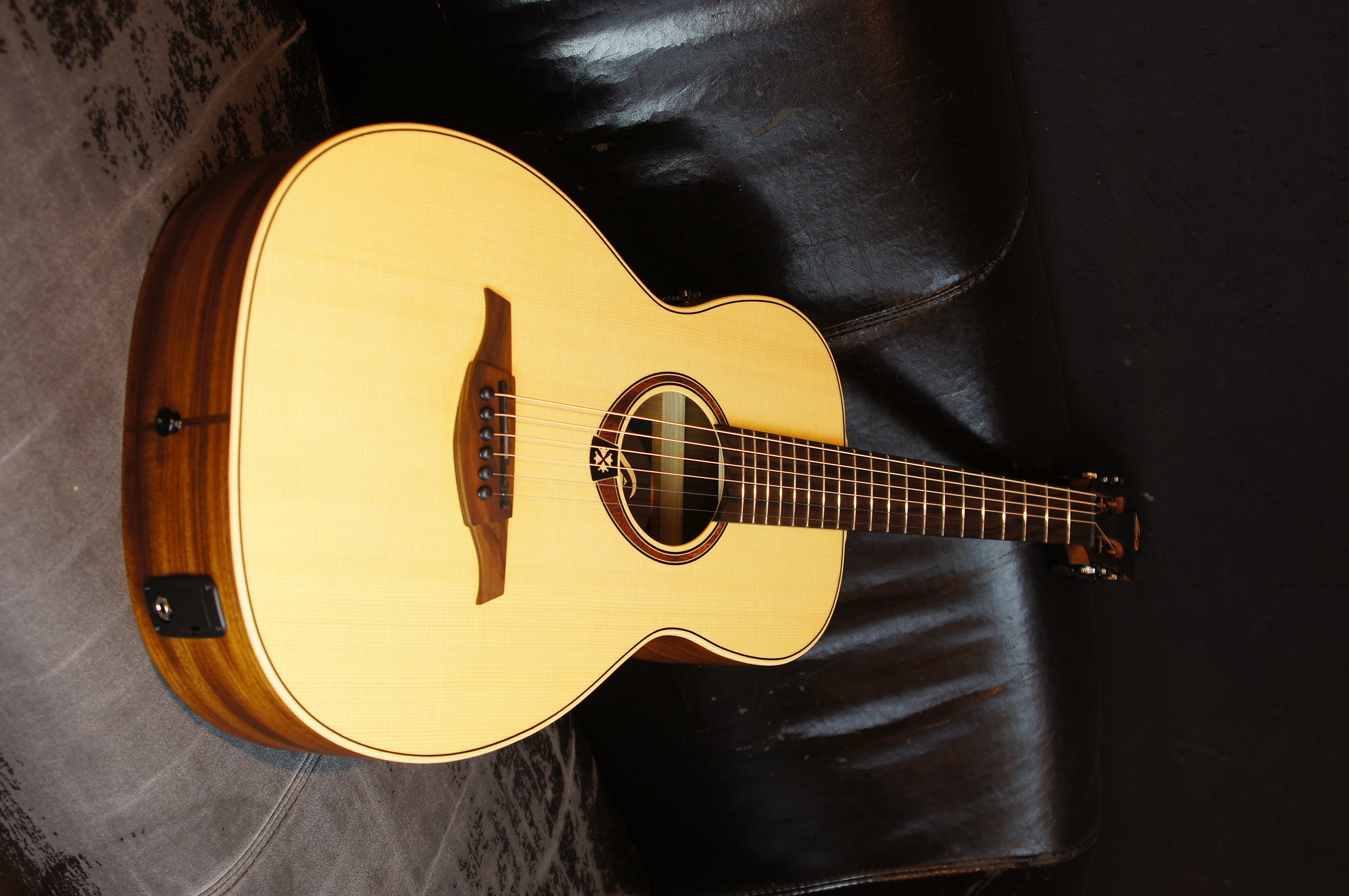 LAG Tramontane 177 Parlor, Satin, Pickup