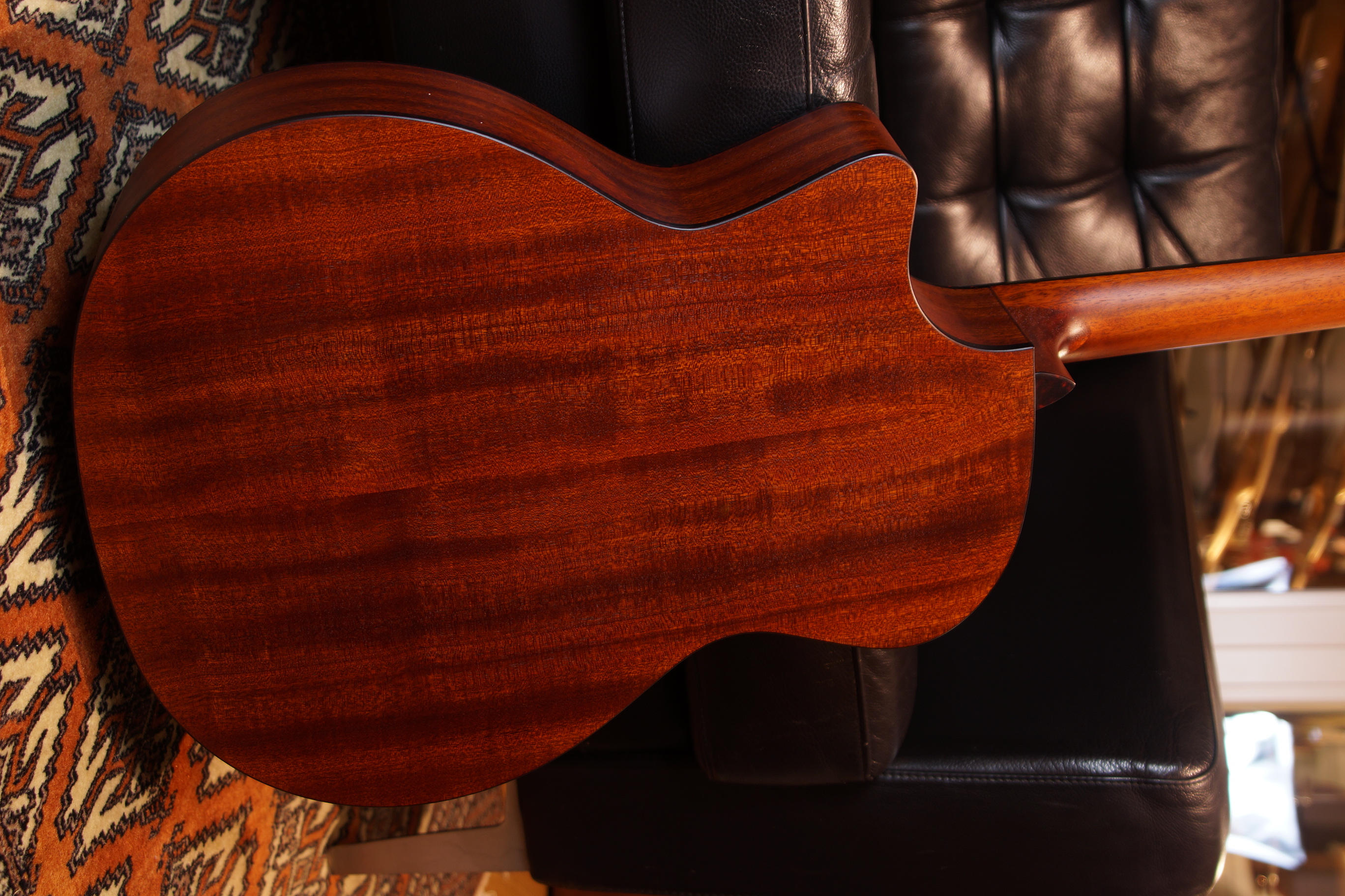 Eastman AC122-1CE natur inklusive Tasche