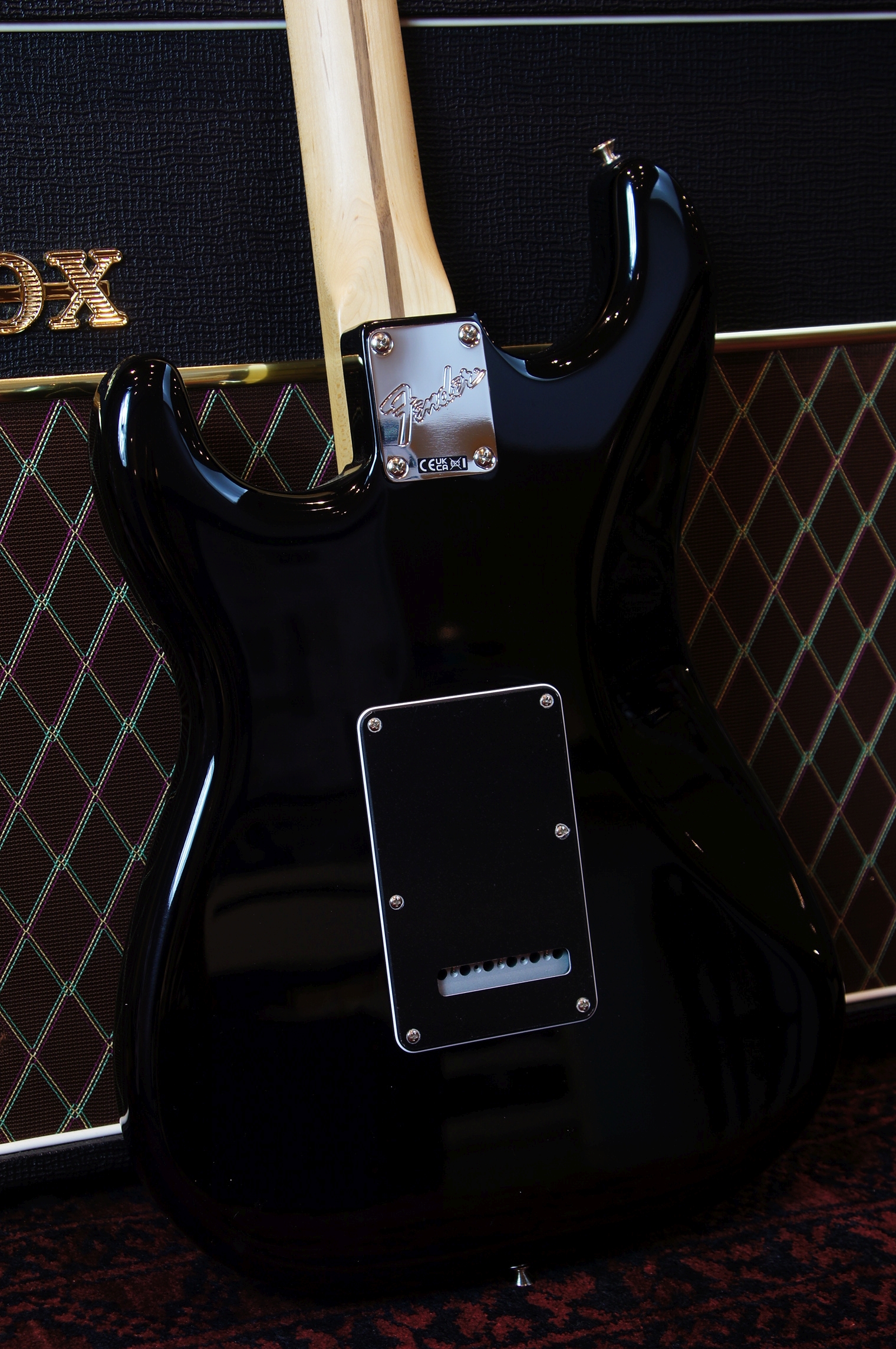 Fender American Performer Stratocaster® "Custom" Maple Fingerboard, Black, 3 V-Mod Single Coils (American Pro) mit Tasche