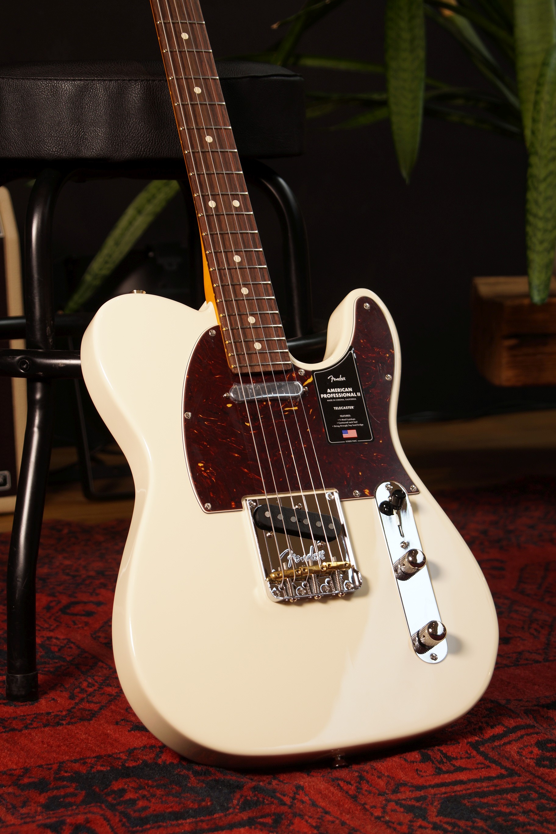 Fender American Professional II Telecaster®, Rosewood Fingerboard, Olympic White