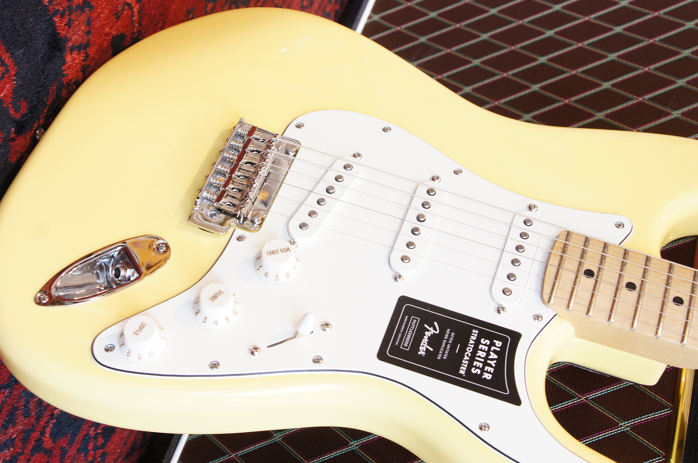 Fender Player Stratocaster Maple Fingerboard Buttercream
