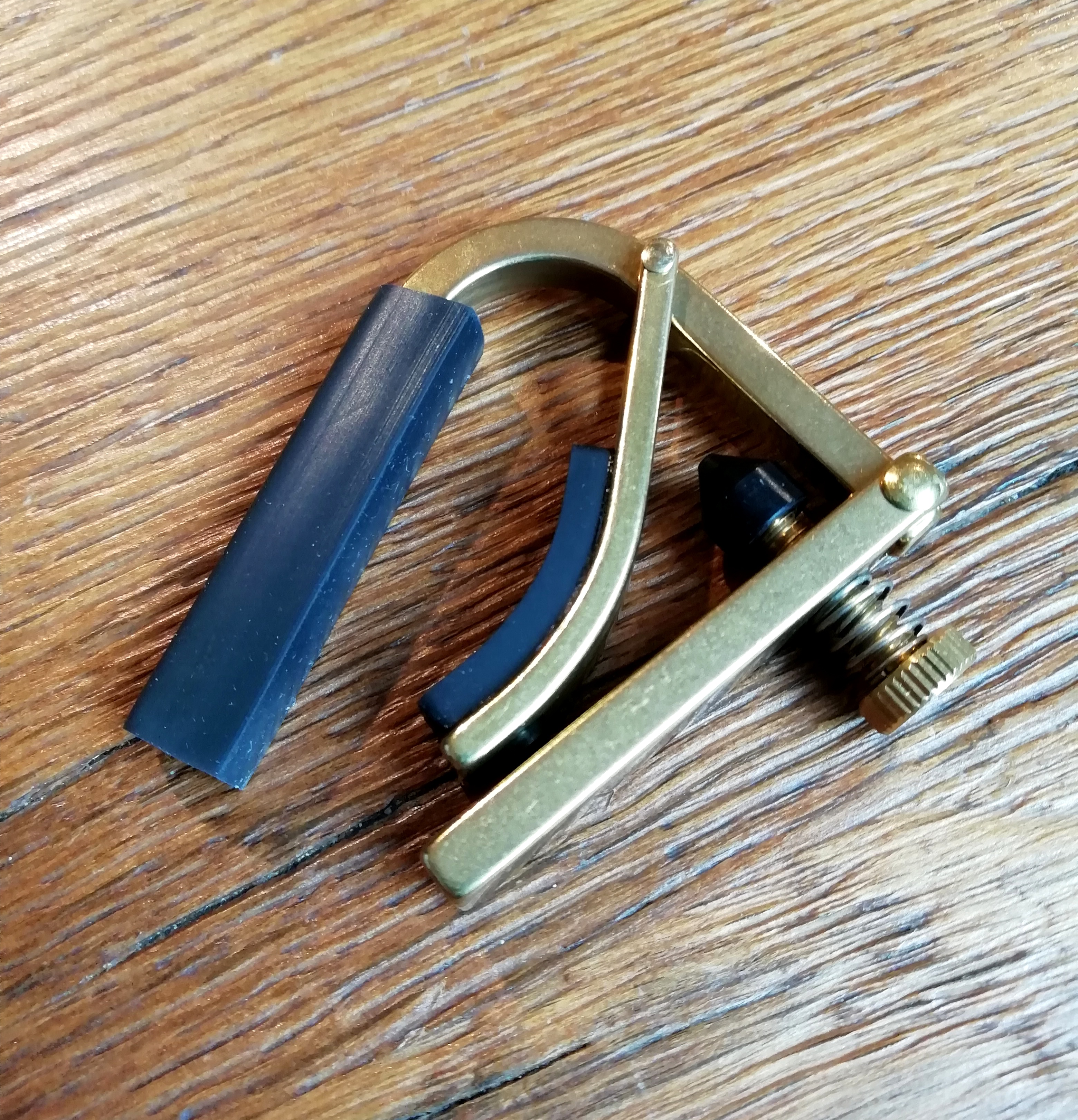 Shubb Kapodaster für Ukulele C9 gold