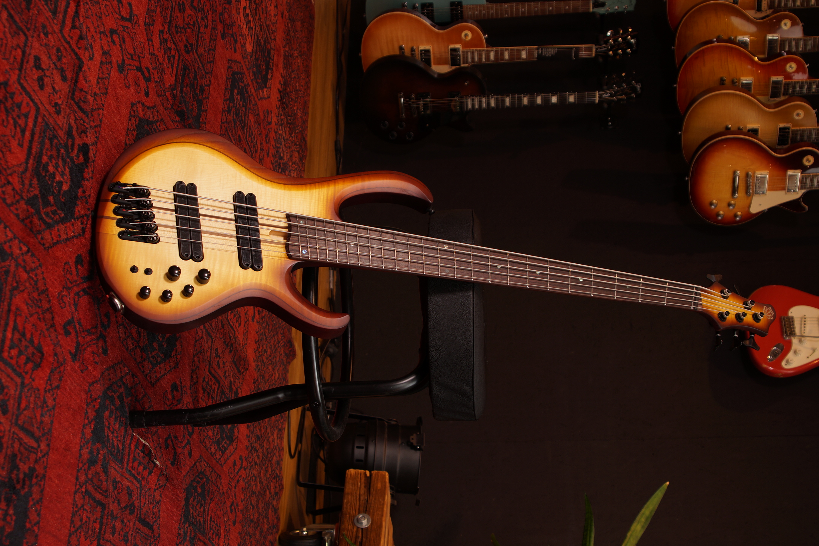 IBANEZ Bass Workshop 5-Str Natural Browned Burst Flat Multi Scale, B-Stock