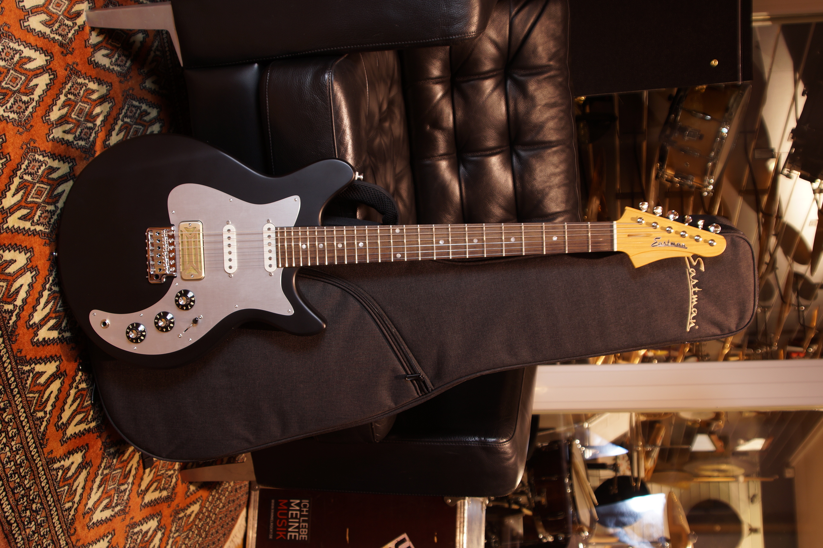 Eastman FullerTone DC 62 Moss Black