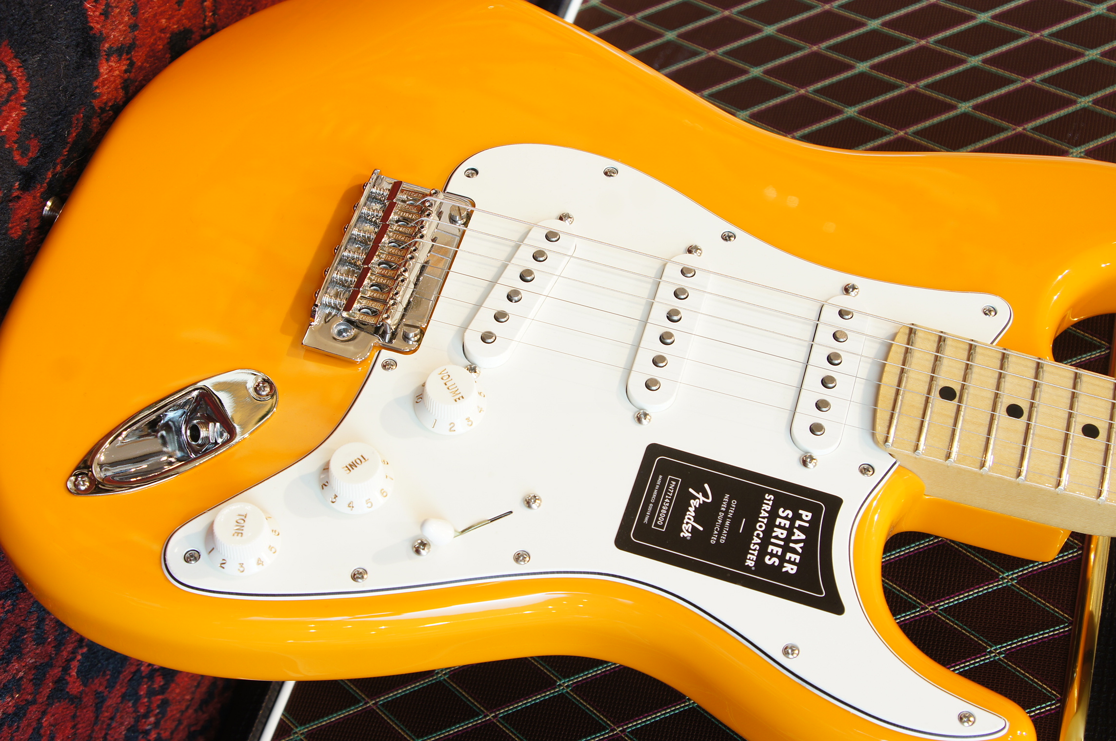 Fender Player Stratocaster Maple Fingerboard Capri Orange