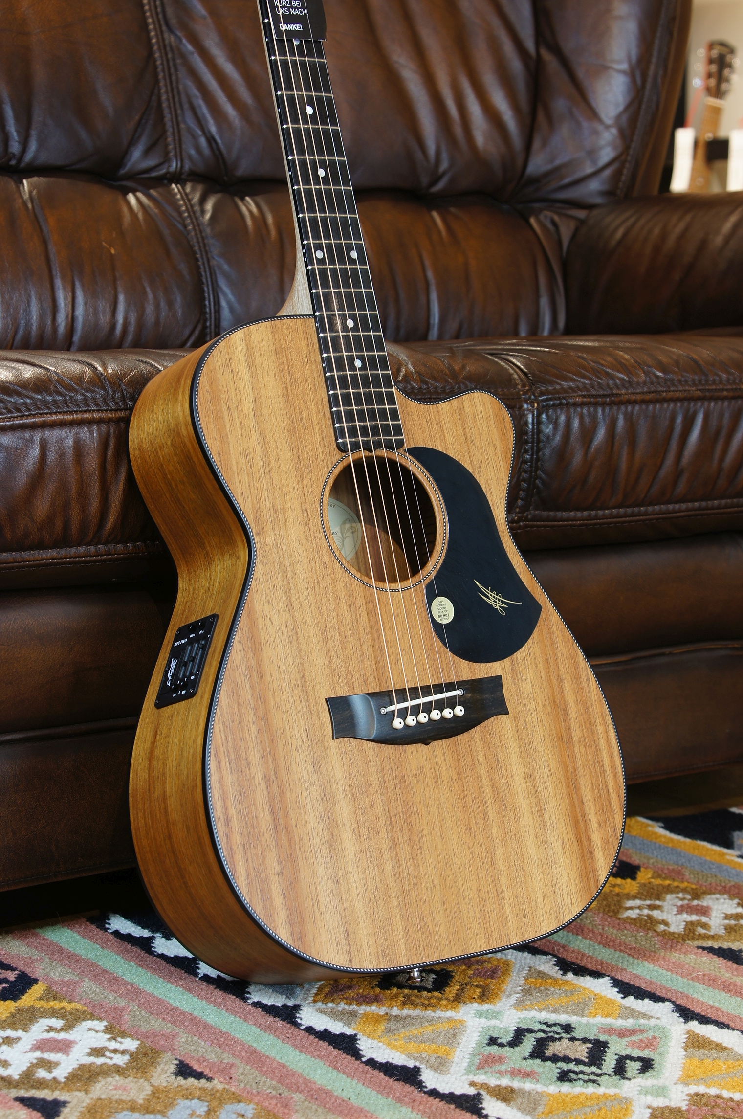 Maton EBW 808 C
