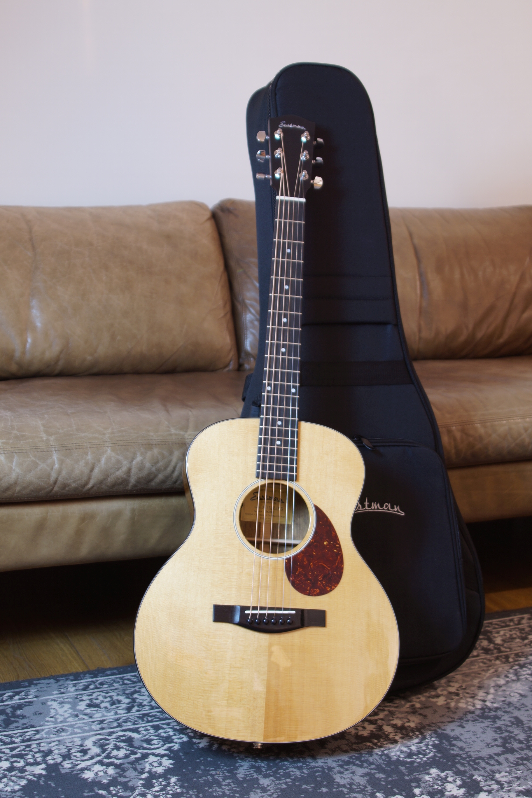 Eastman ACTG2E-DLX Travelgitarre inklusive Gigbag