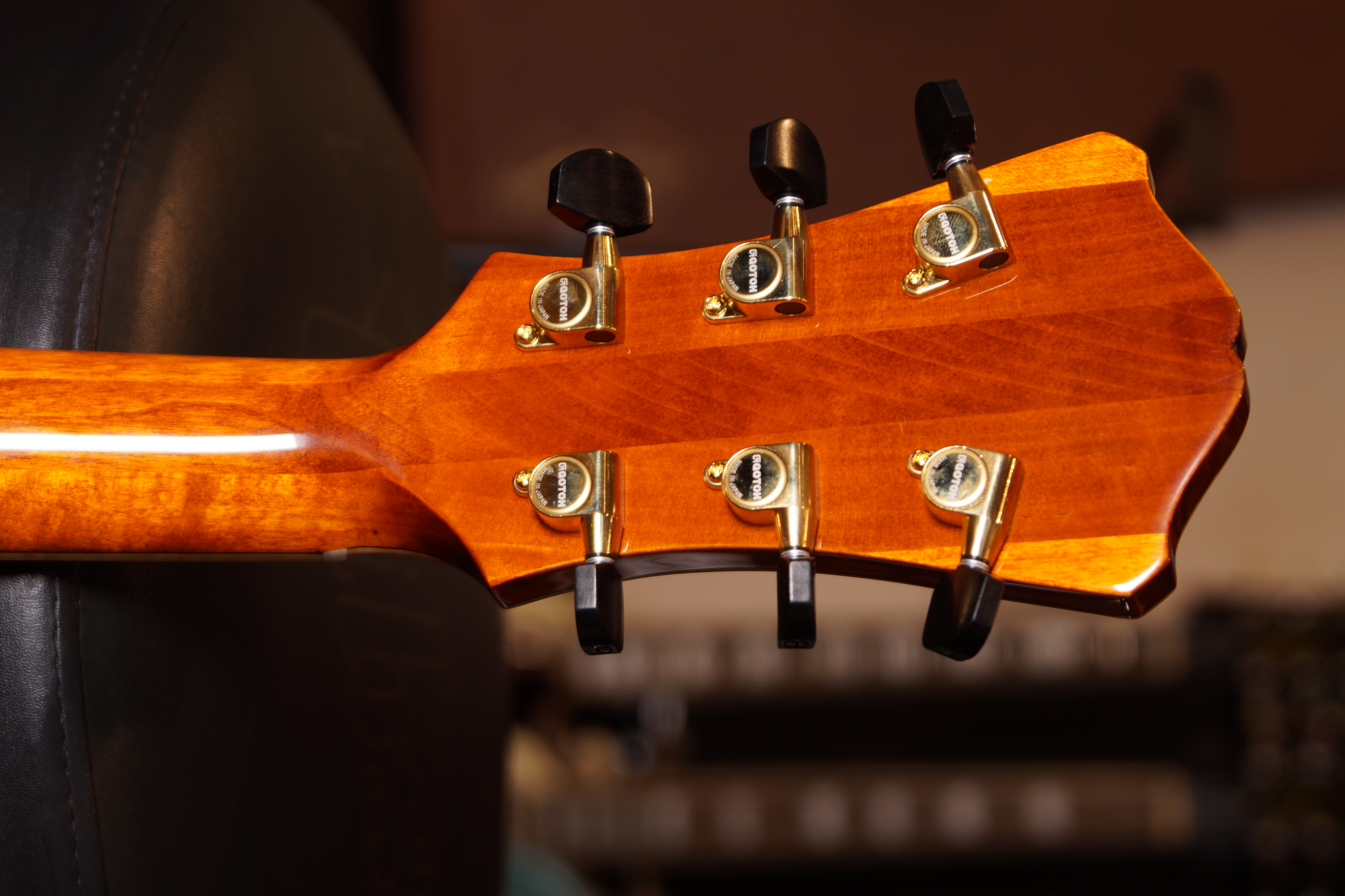 Eastman AR580CE-HB Archtop Honeyburst