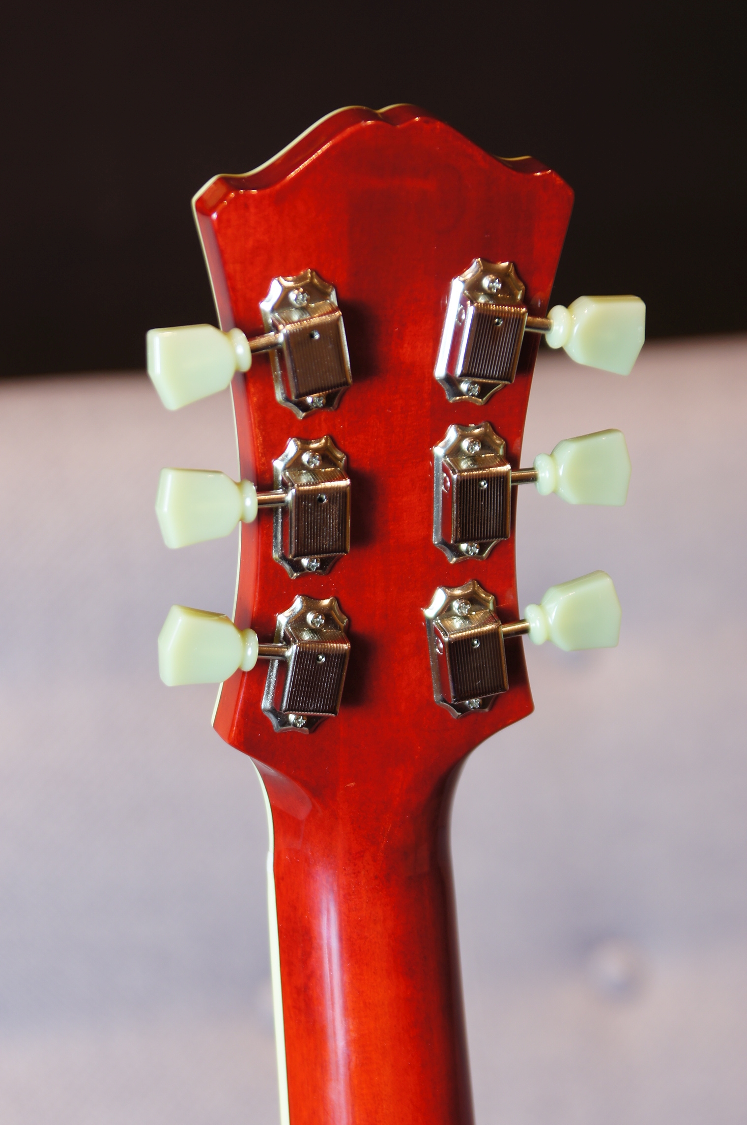 Eastman T486 Cherry Red - inklusive Case