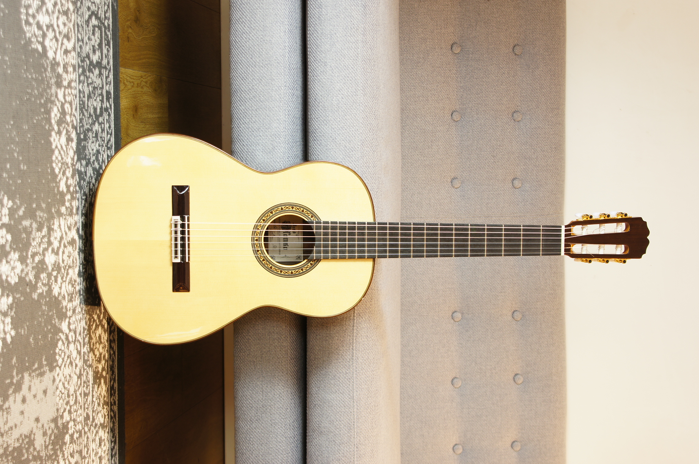 José Alonso 12A - Palisander/Fichte vollmassiv mit Carbon verstärkter Fächerbeleistung