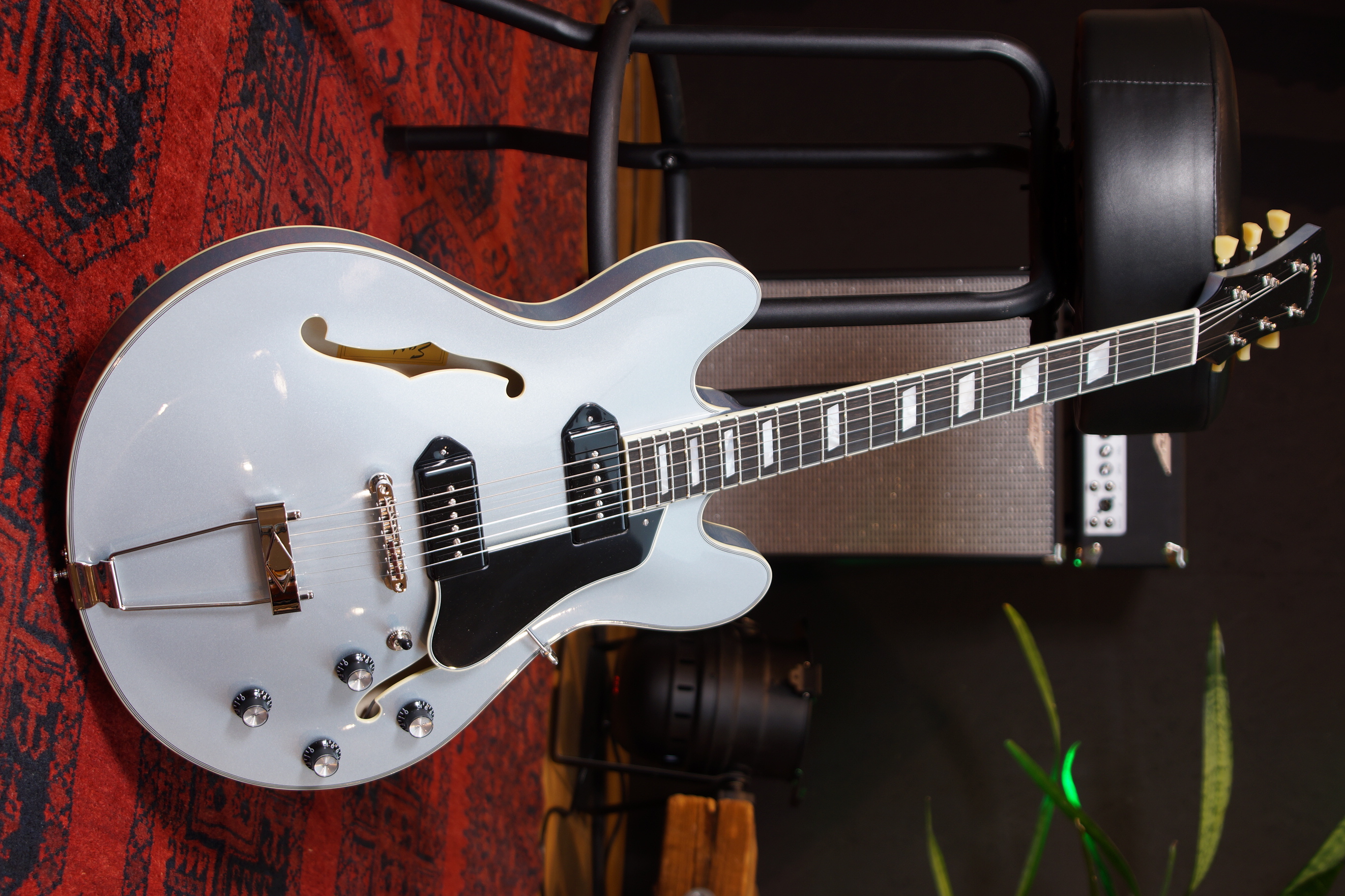 Eastman T64 Trapeze Iced Blue Metallic inkl. Tasche