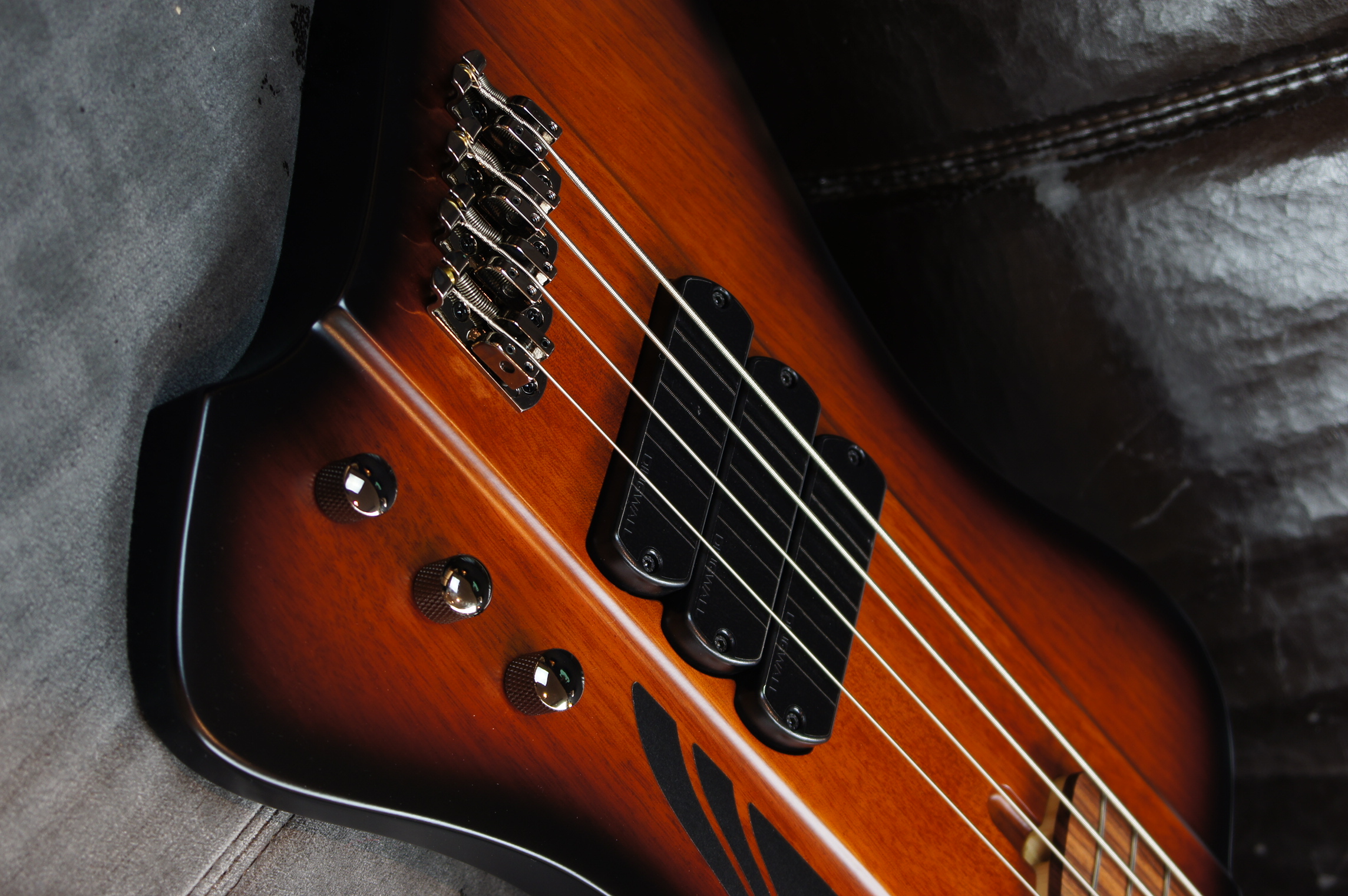 Dingwall D-Roc Standard 4-String Vintage Burst