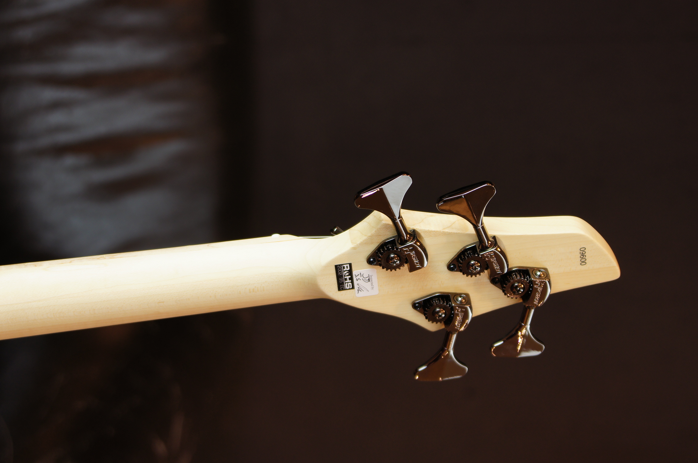 Dingwall CB2 Combustion 4-String Mapleneck 2 Tone Black Burst