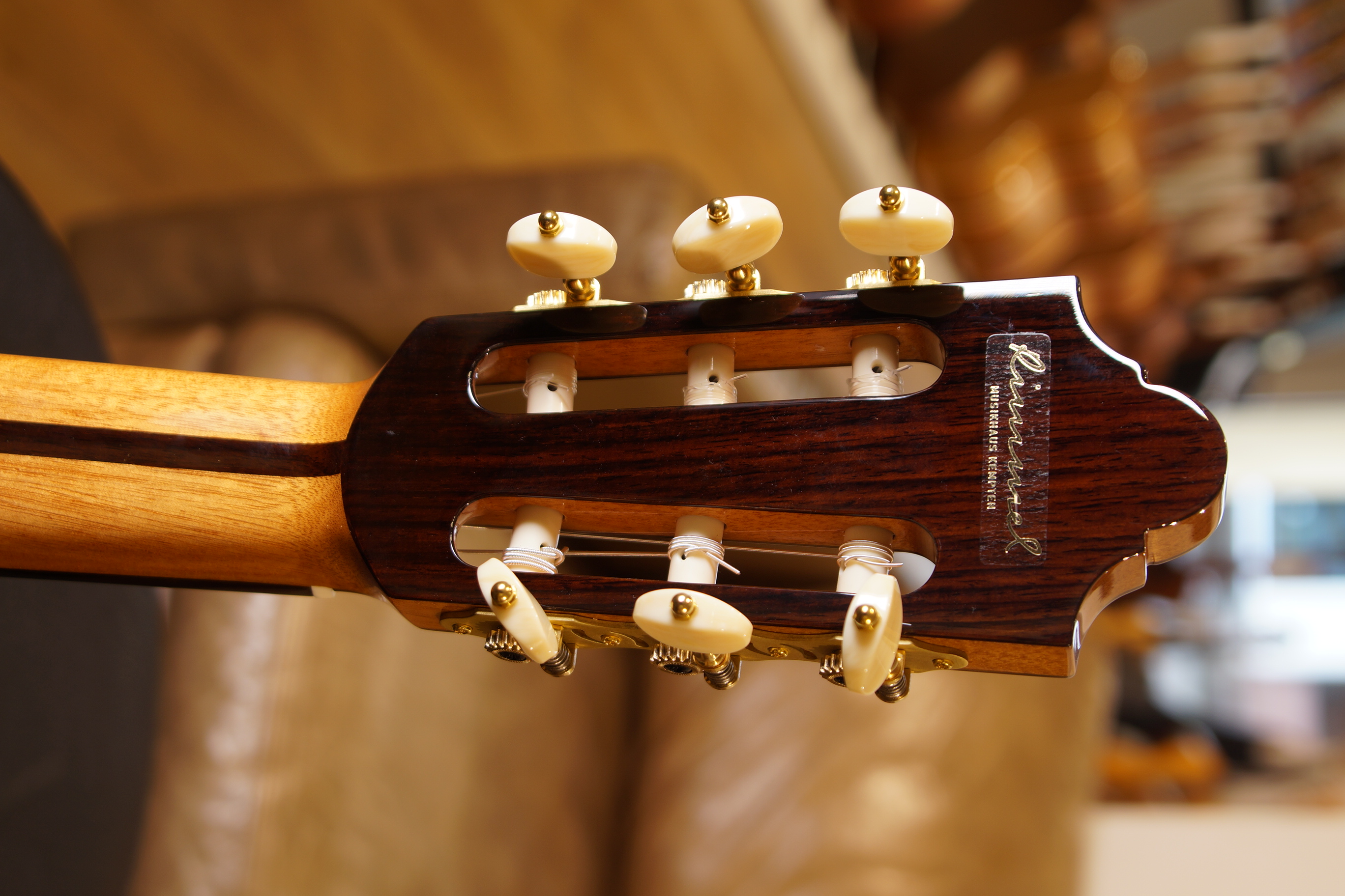 Duke Konzertgitarre Student F 63/48 Cut Trio VT - Crossover mit Tonabnehmer