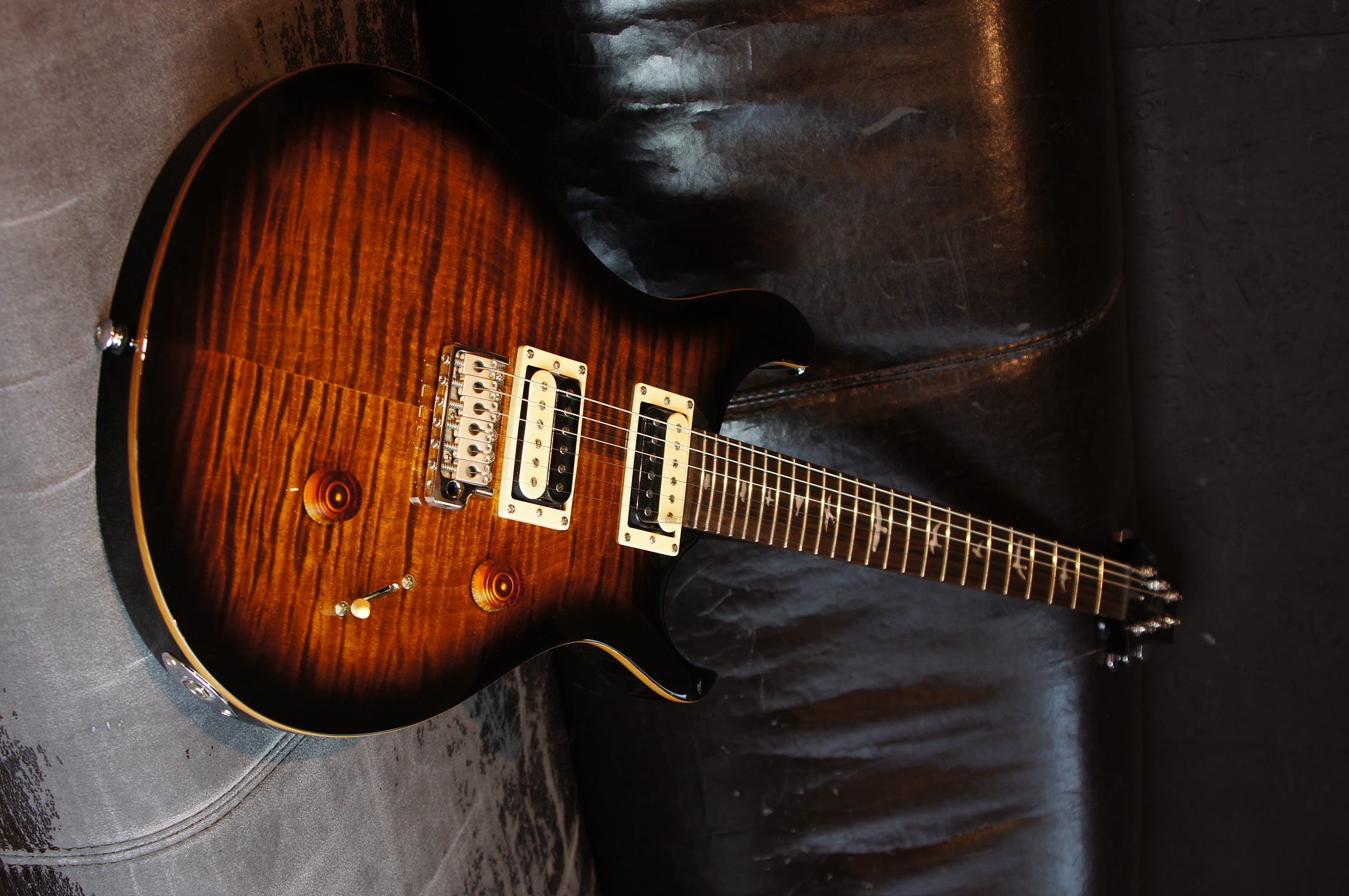 PRS SE Custom 24 - Black Gold Burst