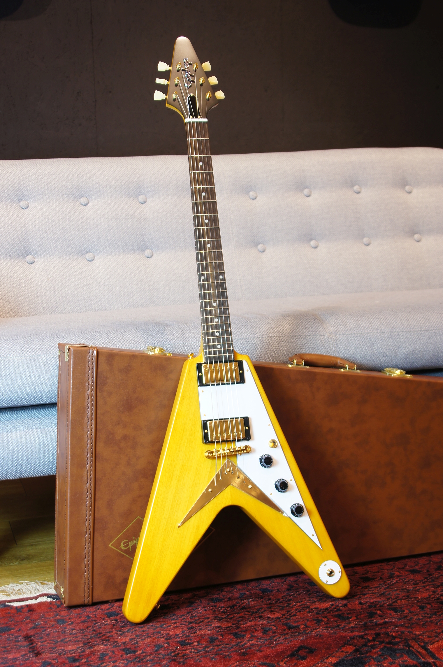 Epiphone 1958 Korina Flying V White Pickguard