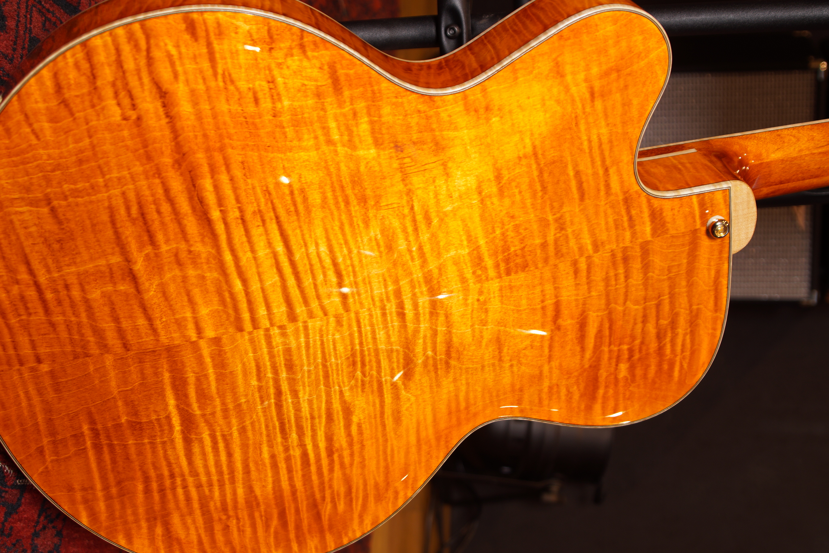 Eastman AR580CE-HB Archtop Honeyburst