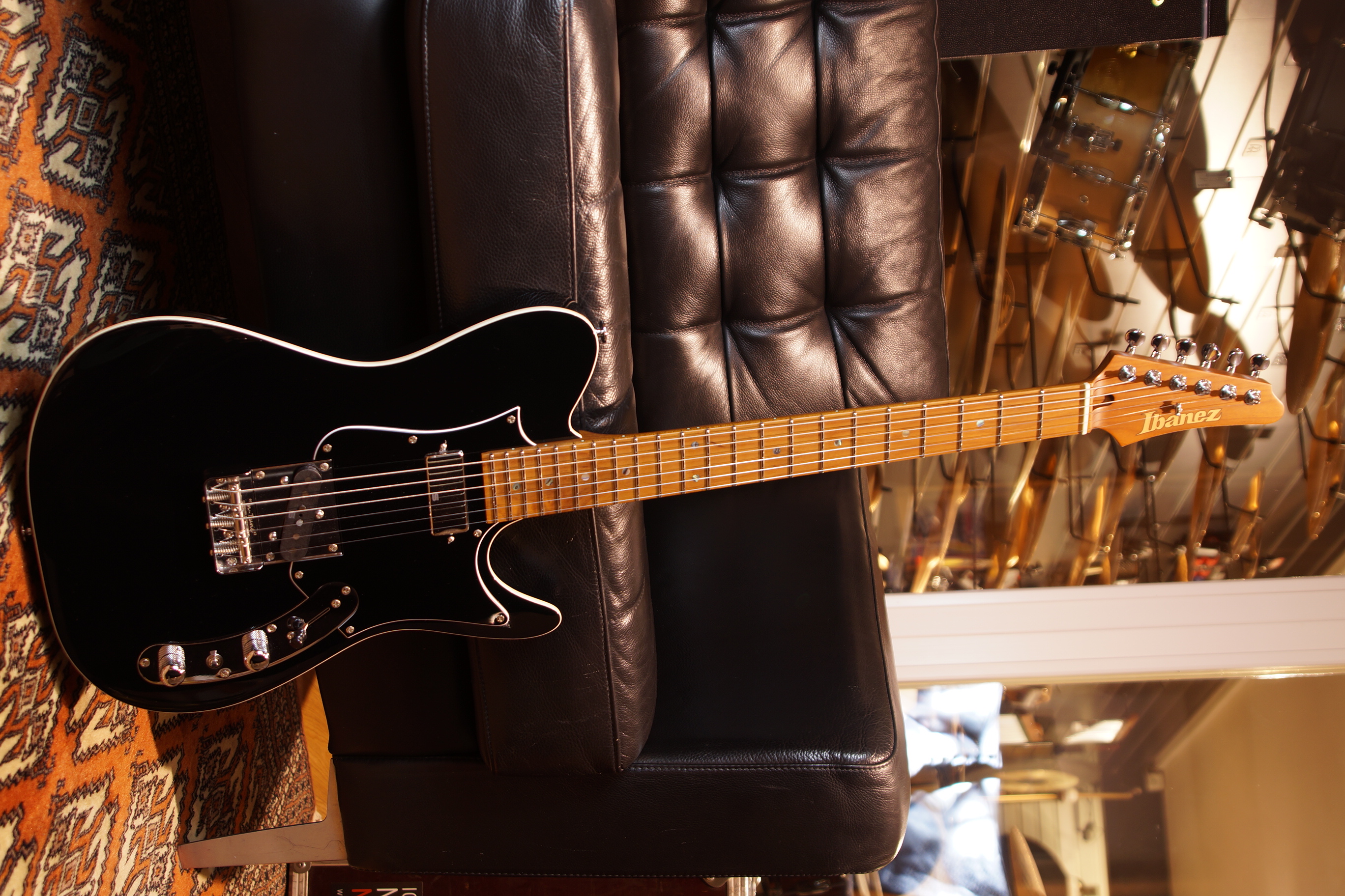 IBANEZ Prestige AZS 6-Str Black B-Stock inkl. Koffer