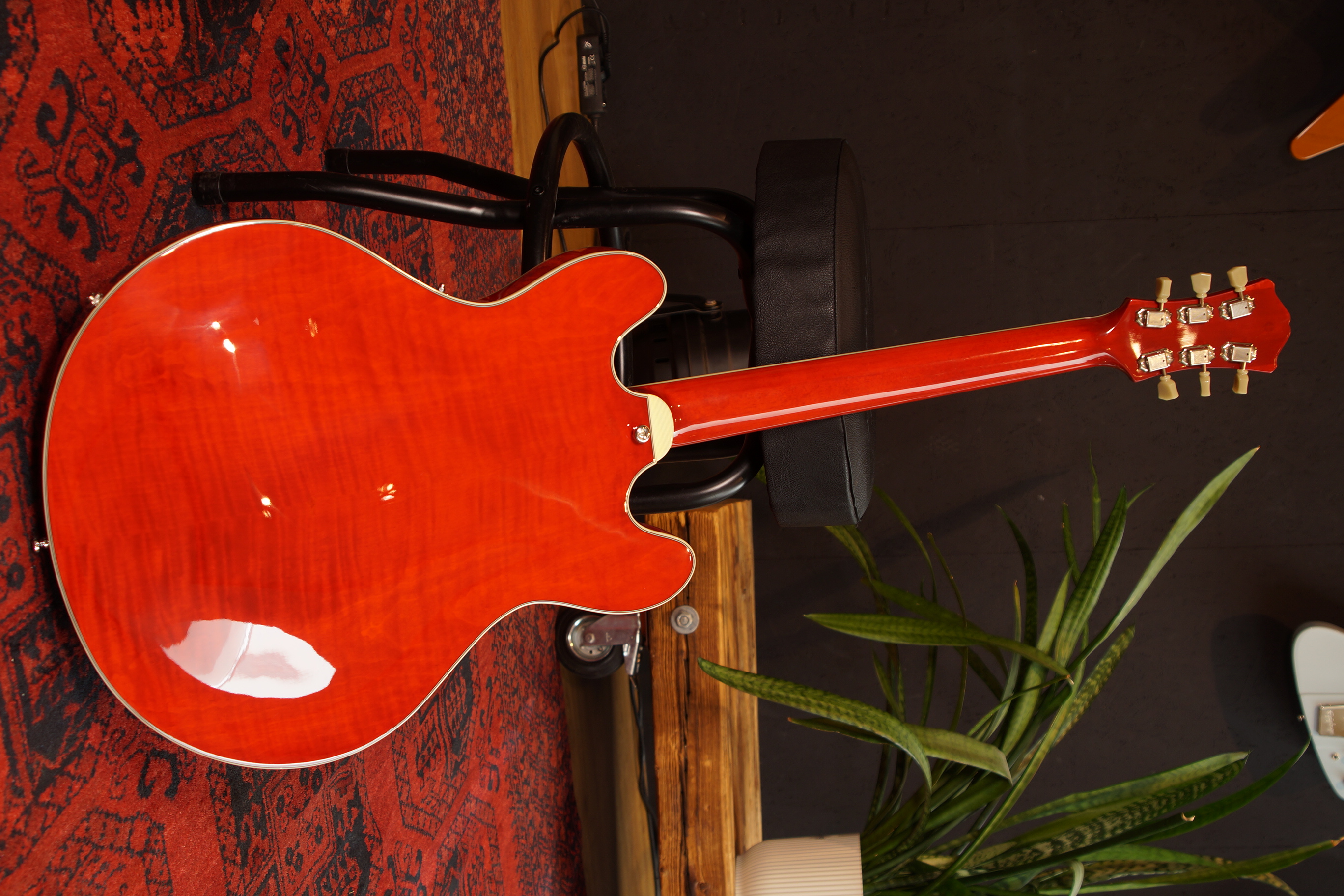 Eastman T486 Cherry Red - inklusive Case