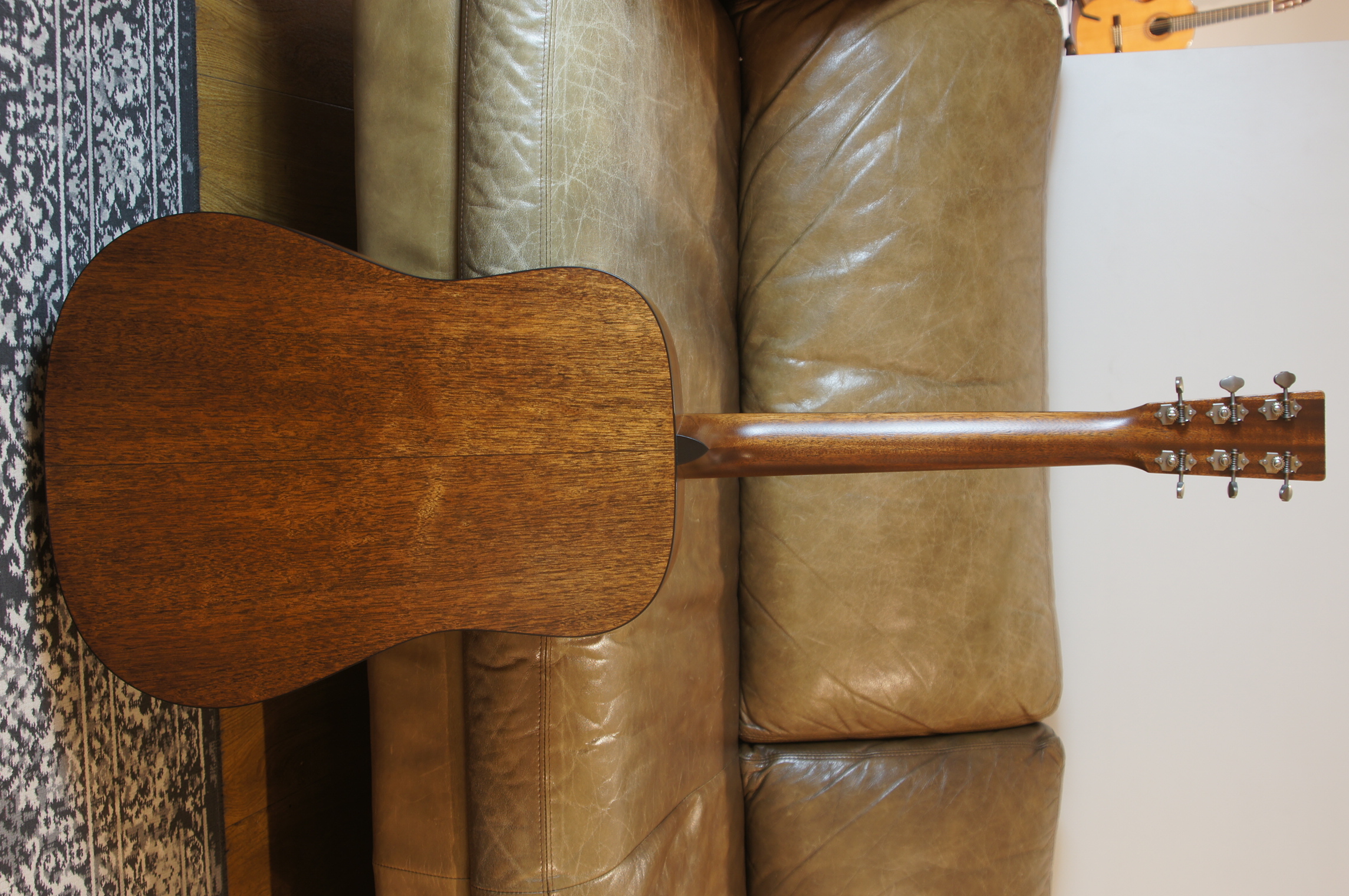 Martin D-18 Street Legend