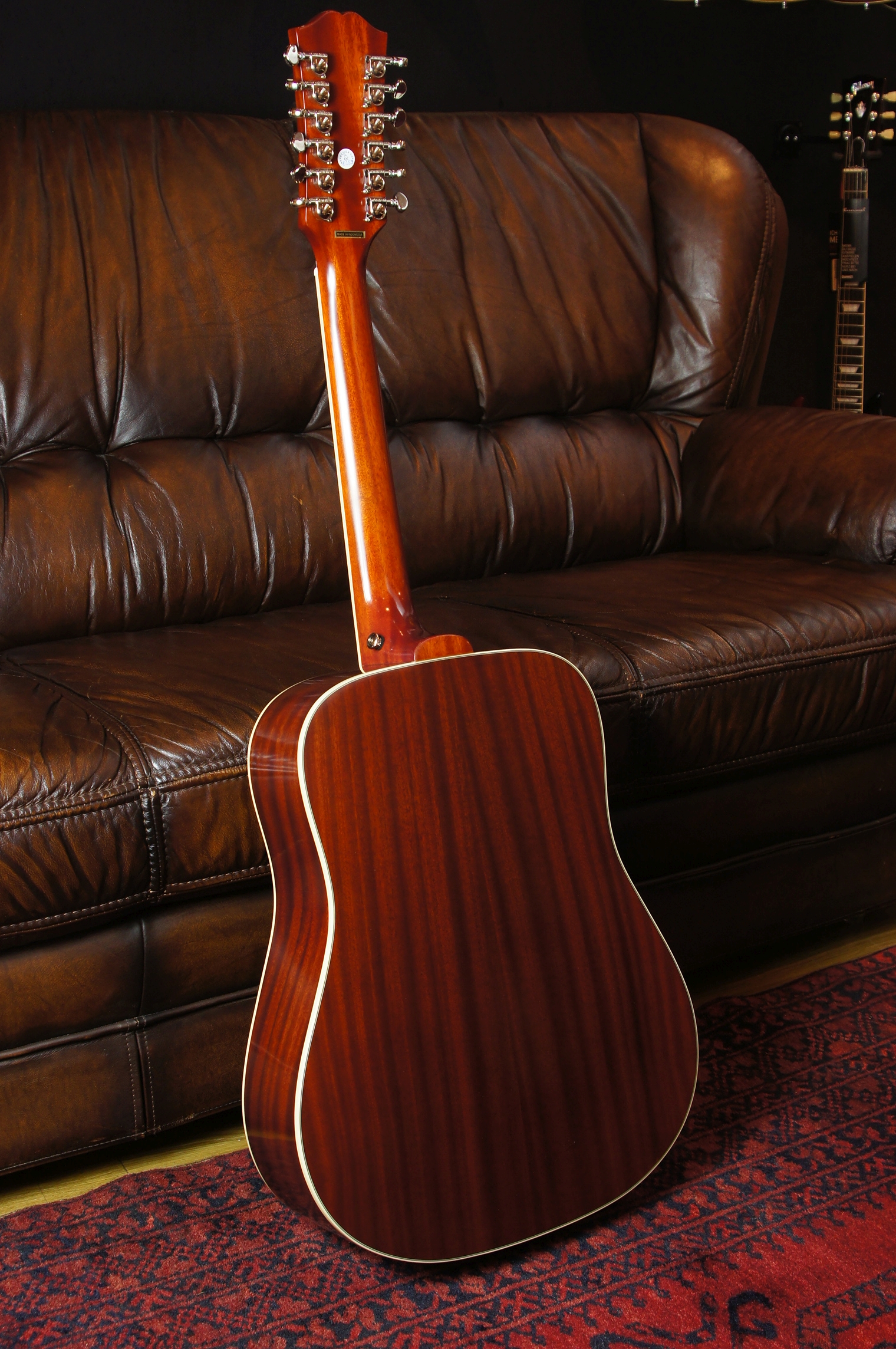 Epiphone inspired by Gibson Hummingbird 12-String Aged Cherry Sunburst Gloss vollmssiv